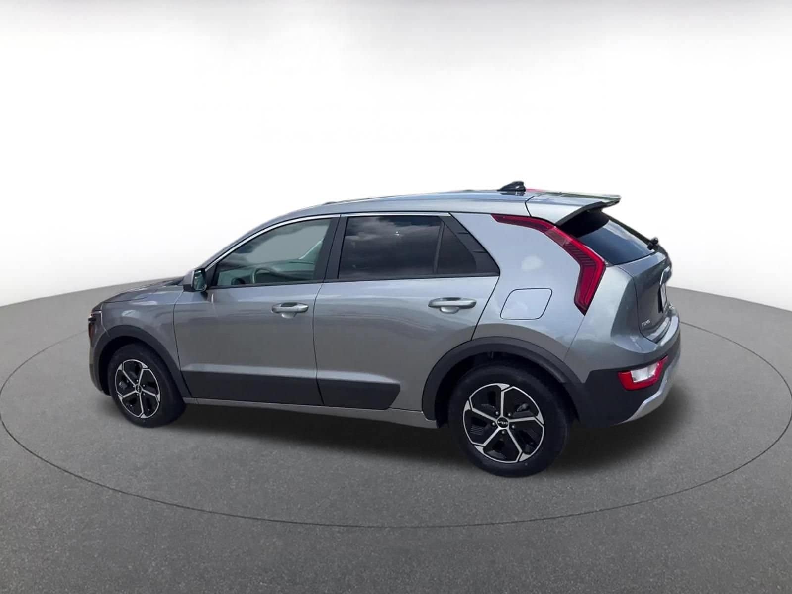 Thumbnail: 2026 Kia Niro - 9