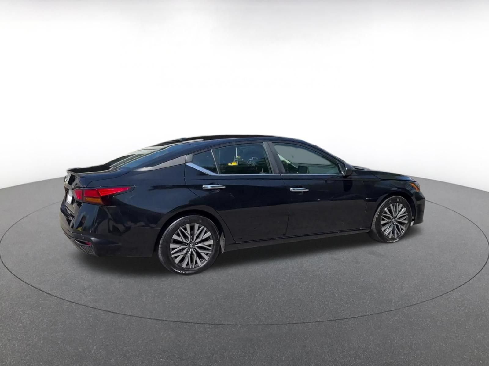 Thumbnail: 2025 Nissan Altima - 12