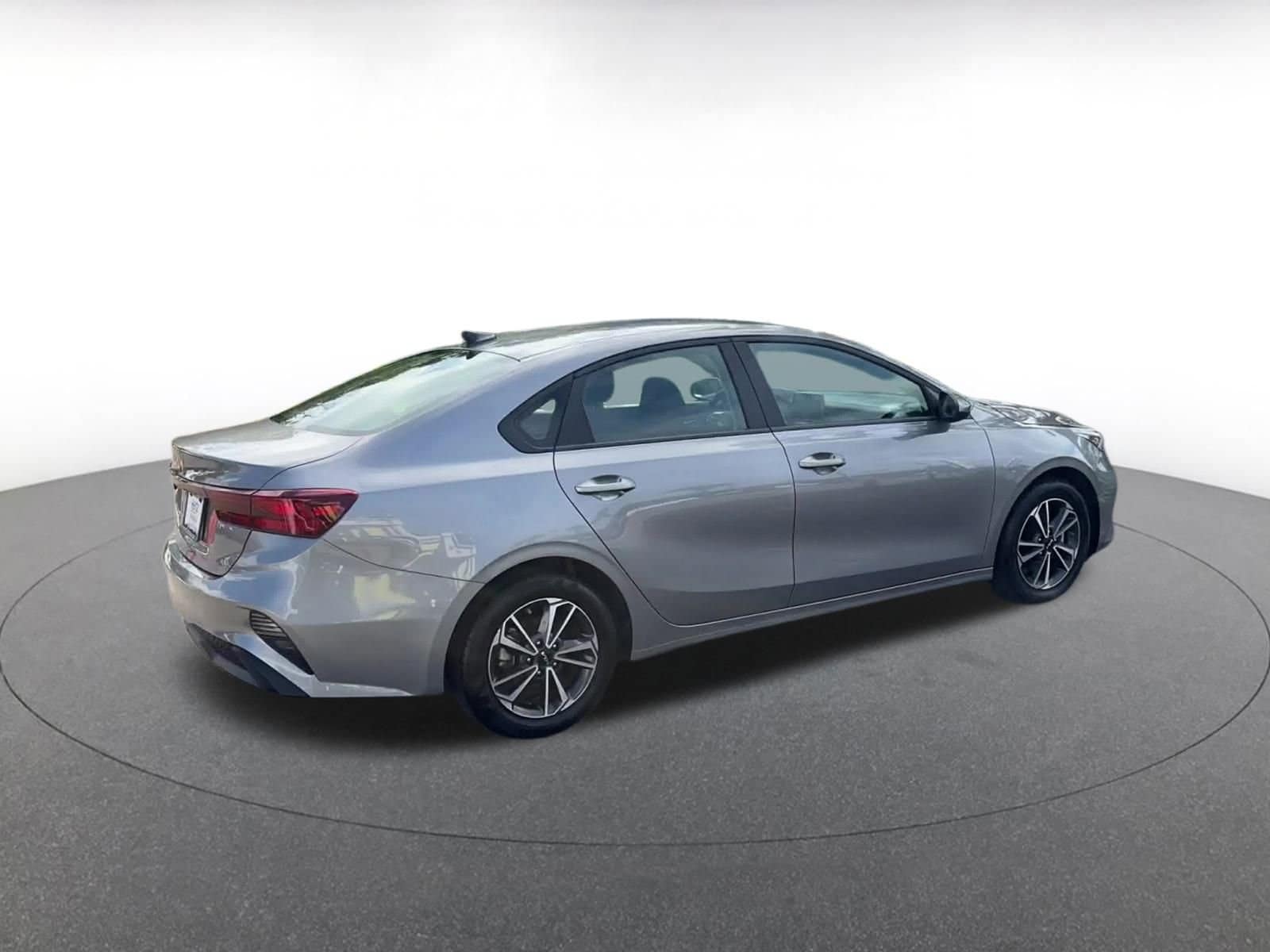 Thumbnail: 2024 Kia Forte - 12