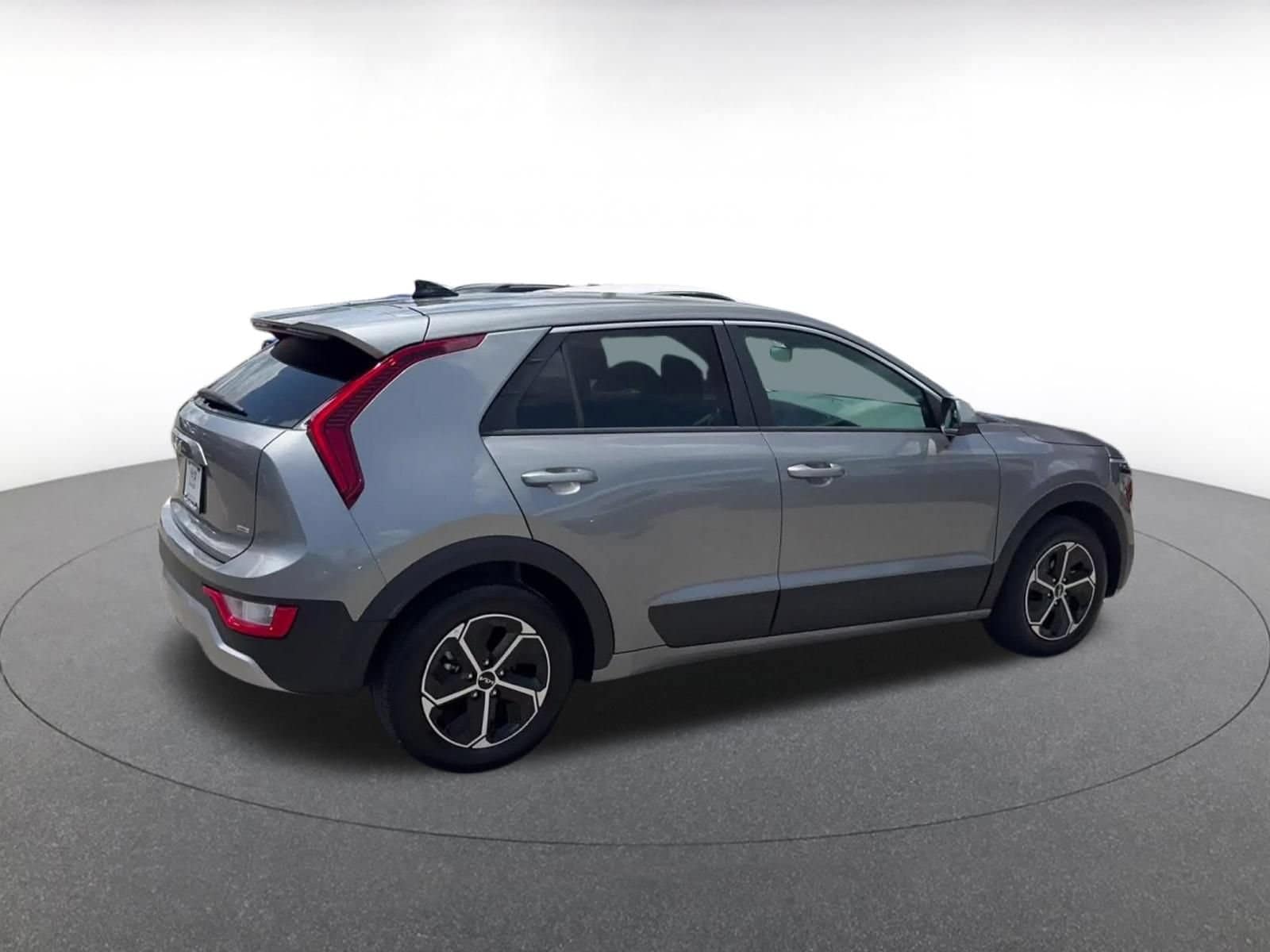 Thumbnail: 2026 Kia Niro - 14