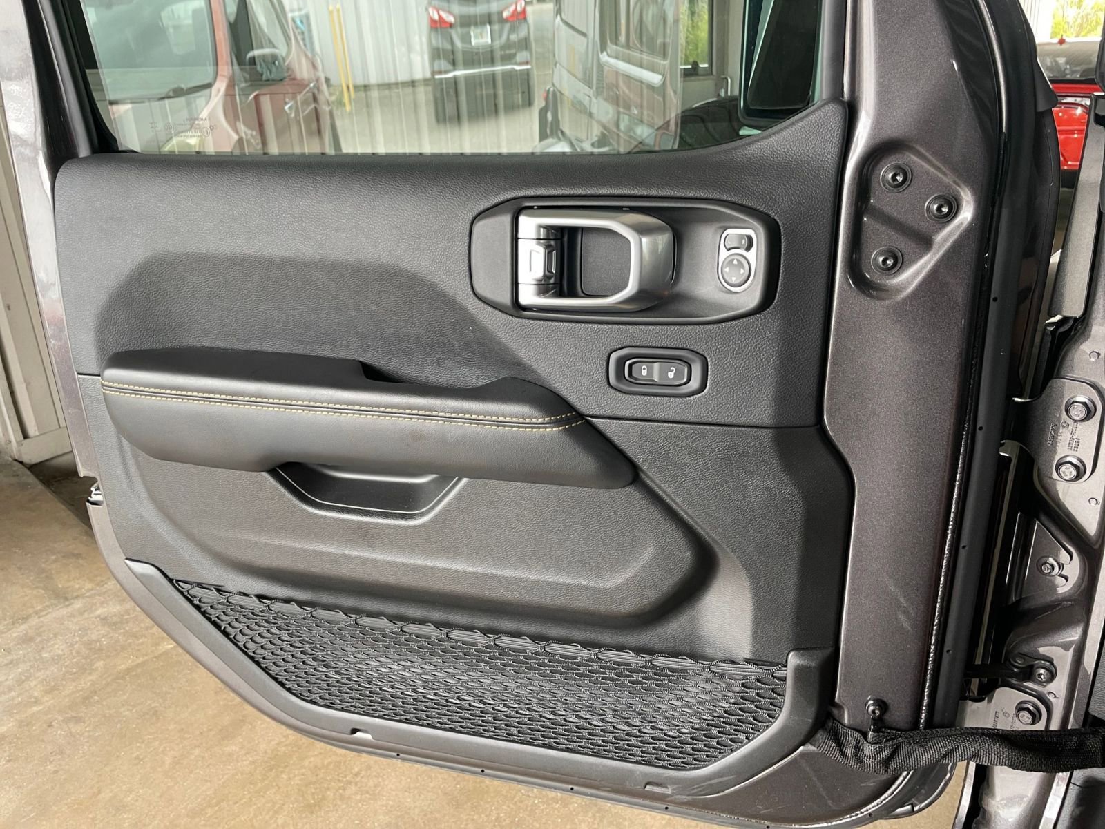 Thumbnail: 2025 Jeep Wrangler - 31