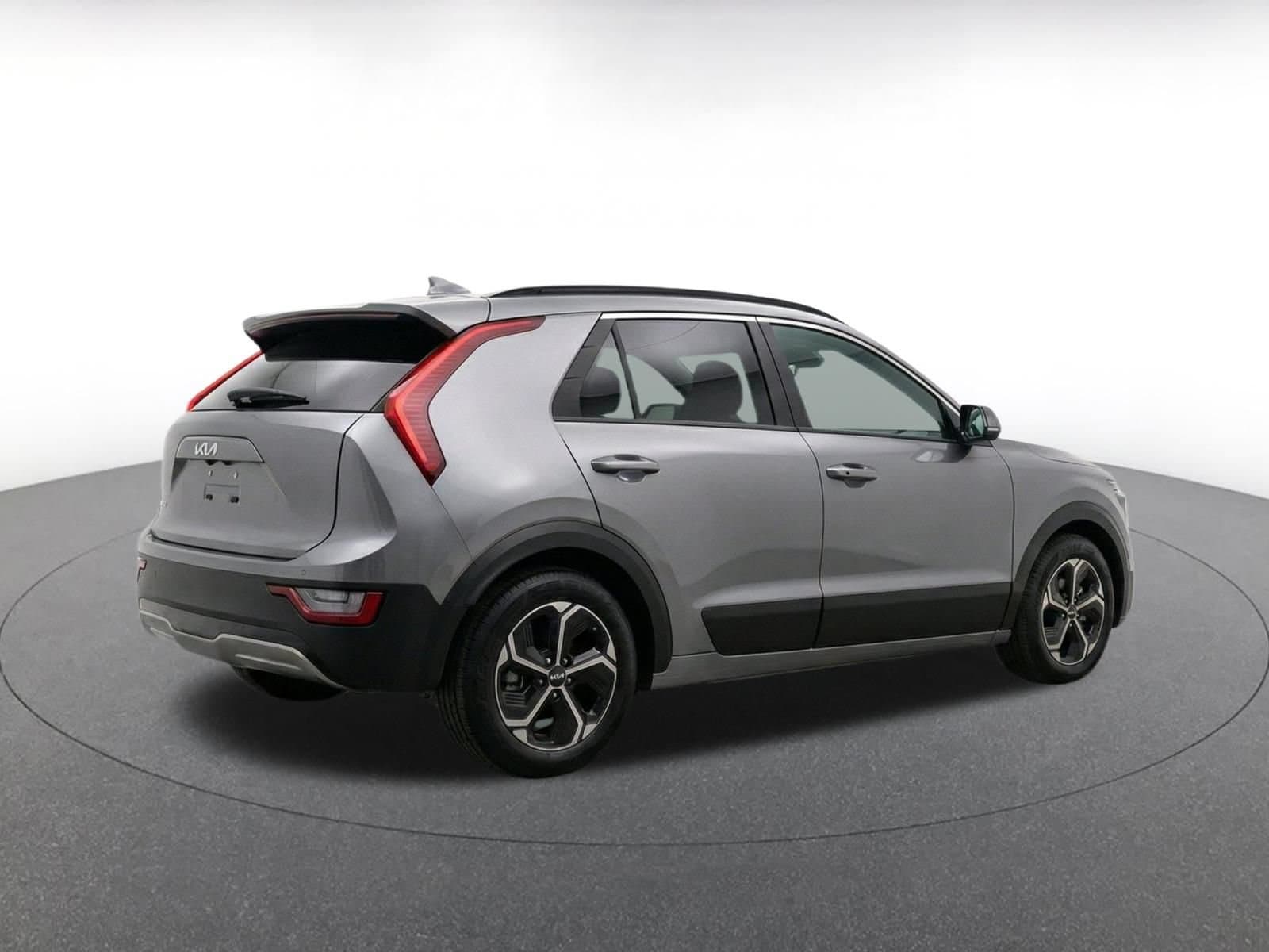 Thumbnail: 2026 Kia Niro - 9