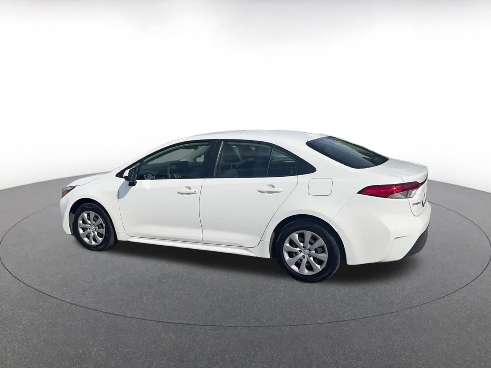 Thumbnail: 2025 Toyota Corolla - 9