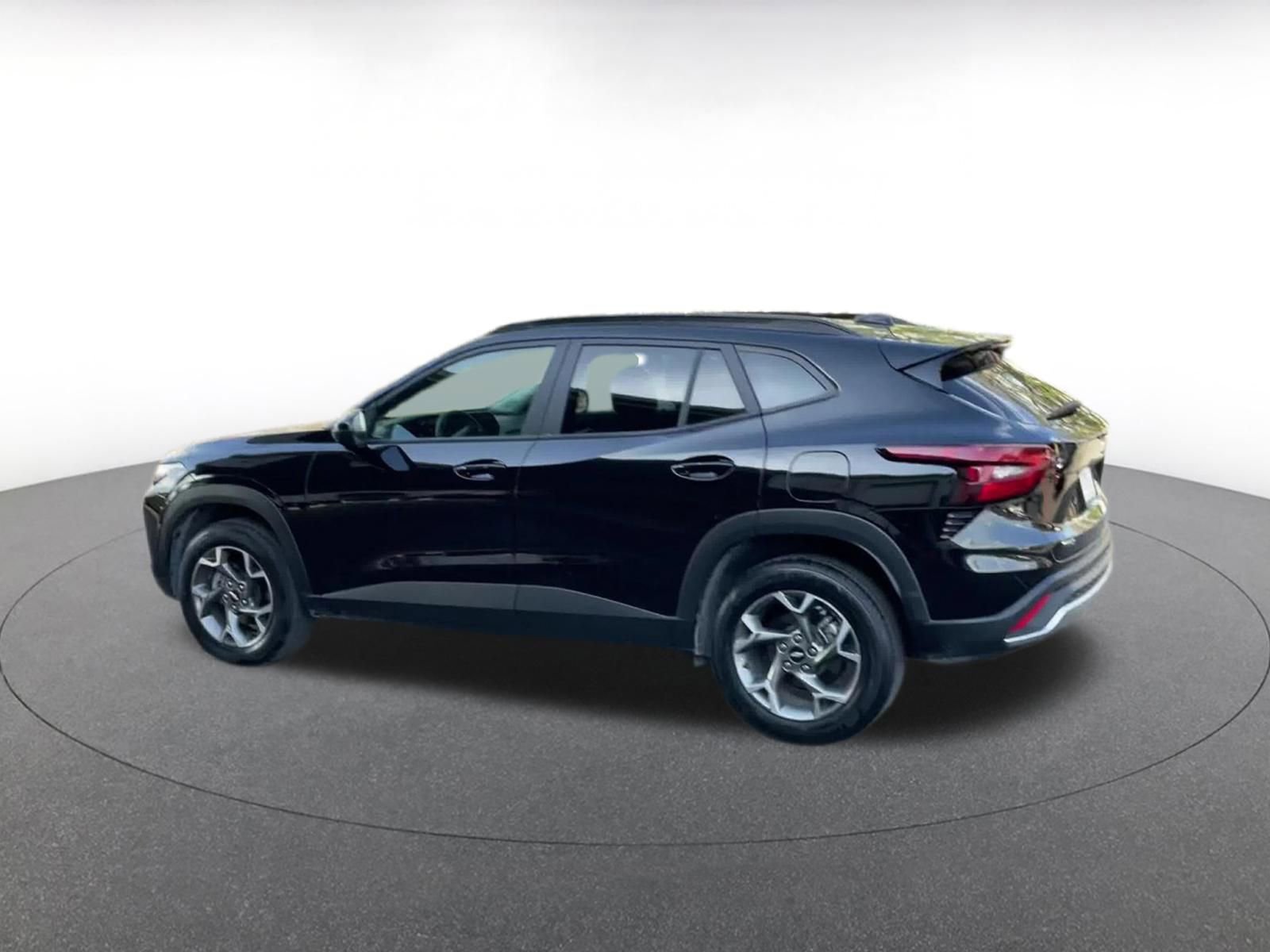 Thumbnail: 2025 Chevrolet Trax - 9