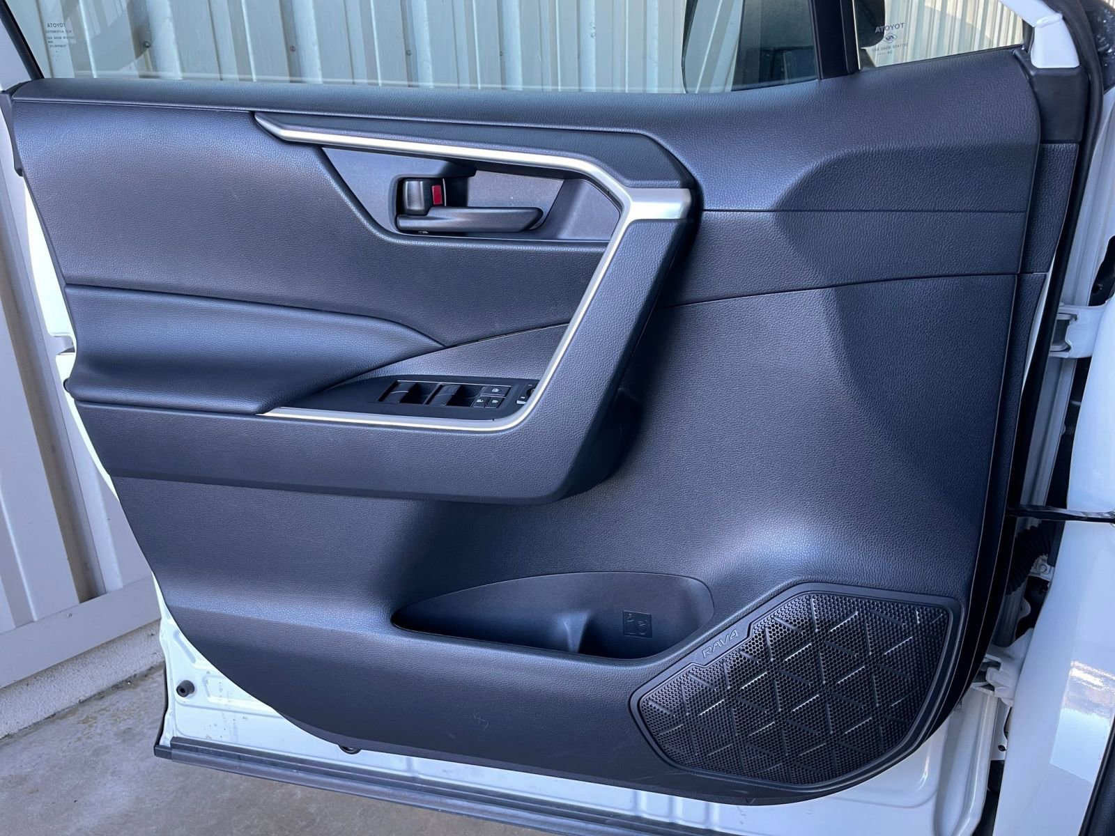 Thumbnail: 2025 Toyota RAV4 - 20