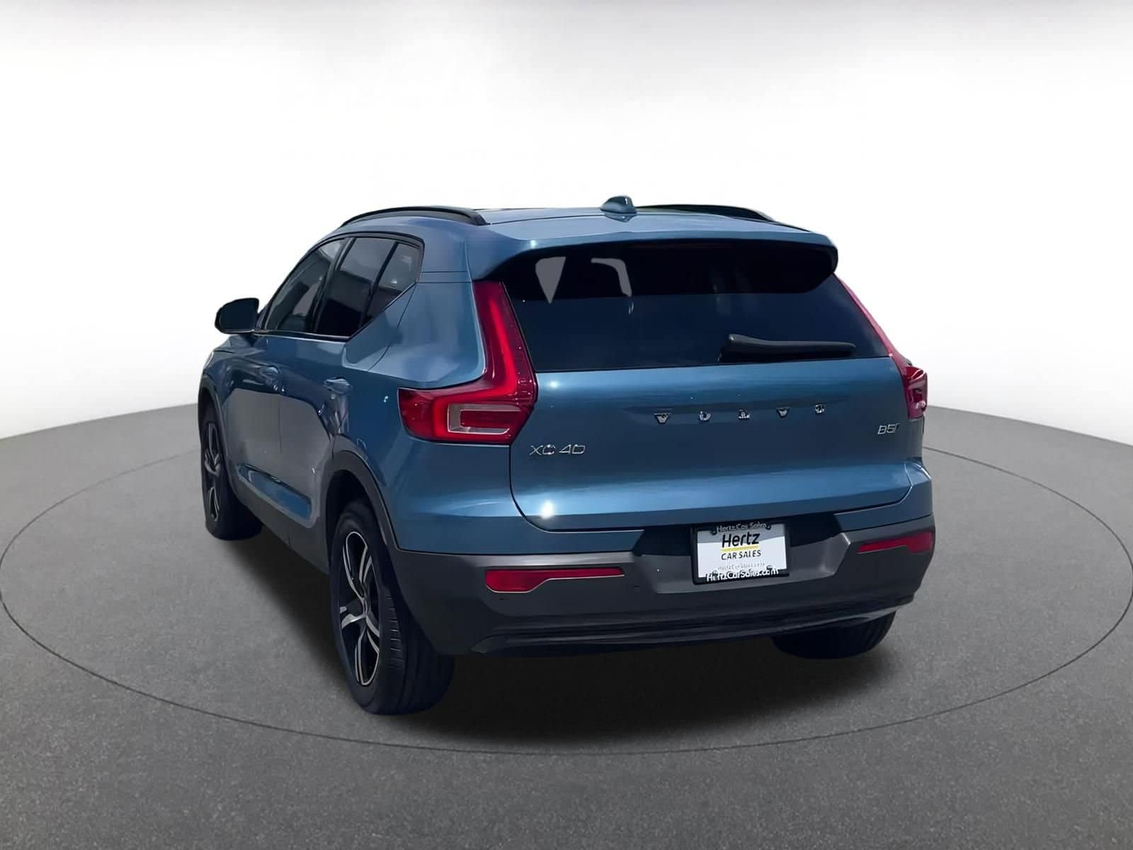 Thumbnail: 2024 Volvo XC40 - 11