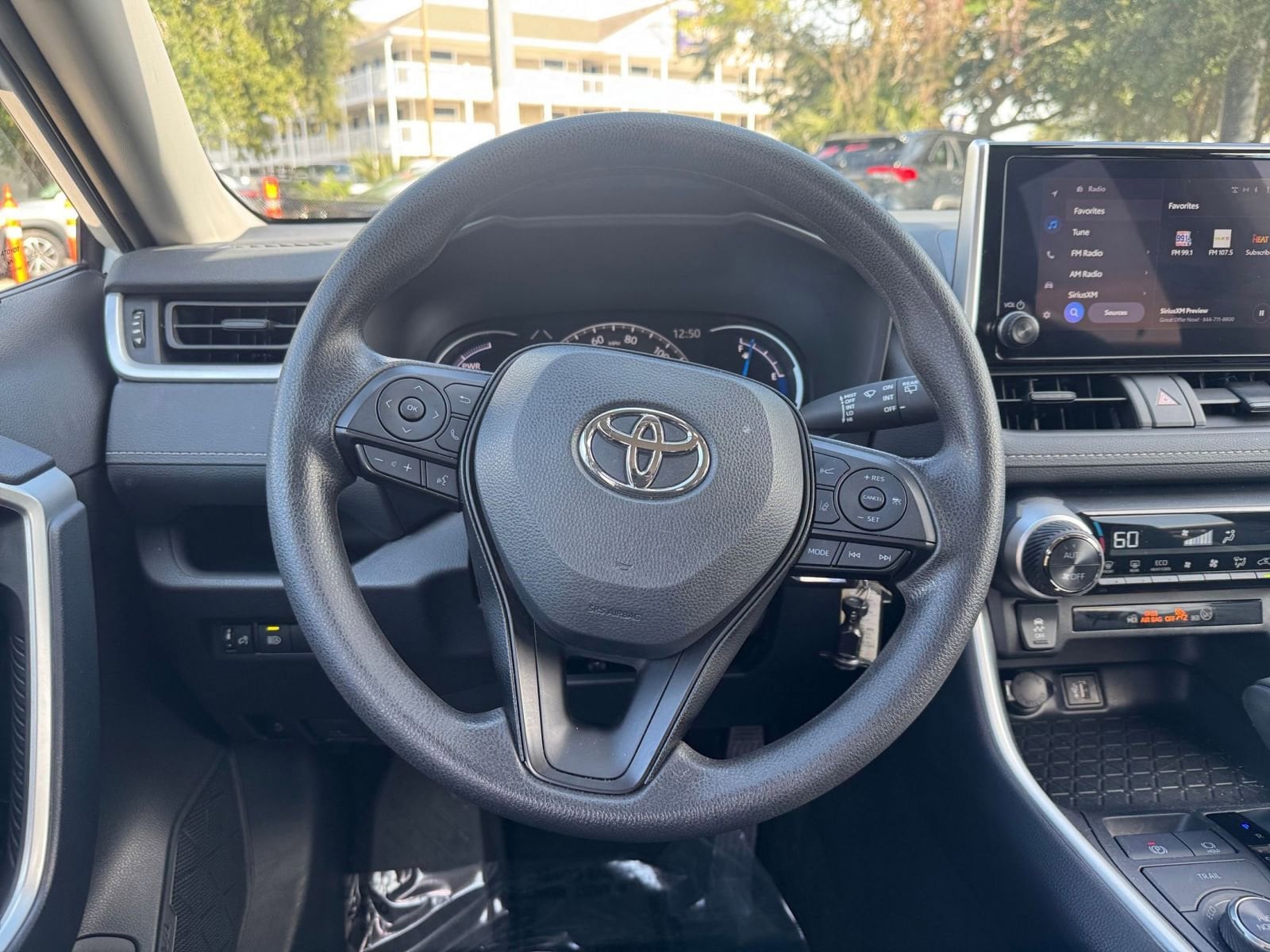 Thumbnail: 2025 Toyota RAV4 - 27