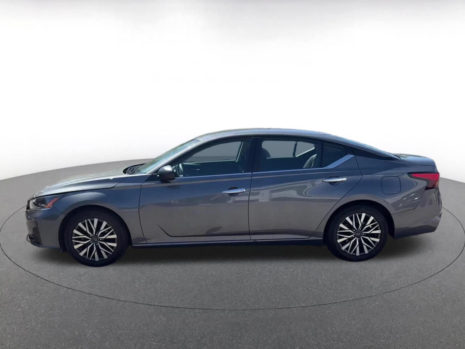 Thumbnail: 2025 Nissan Altima - 8