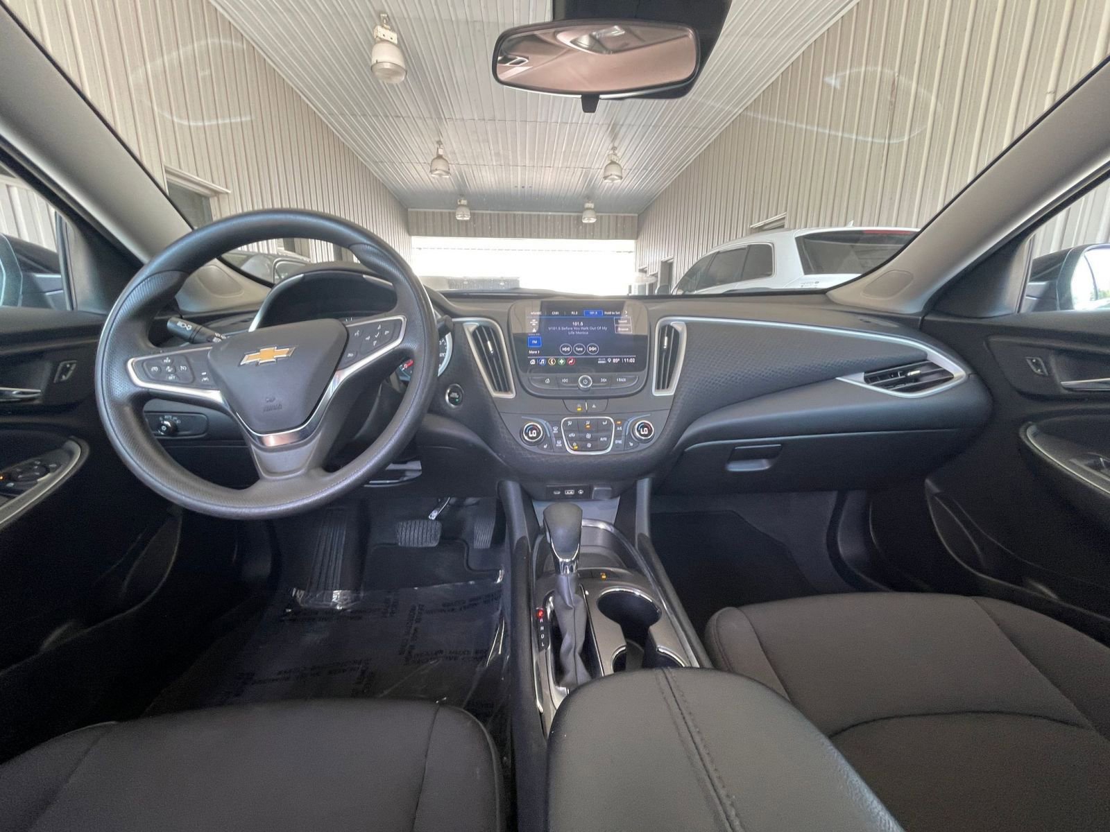 Thumbnail: 2024 Chevrolet Malibu - 25