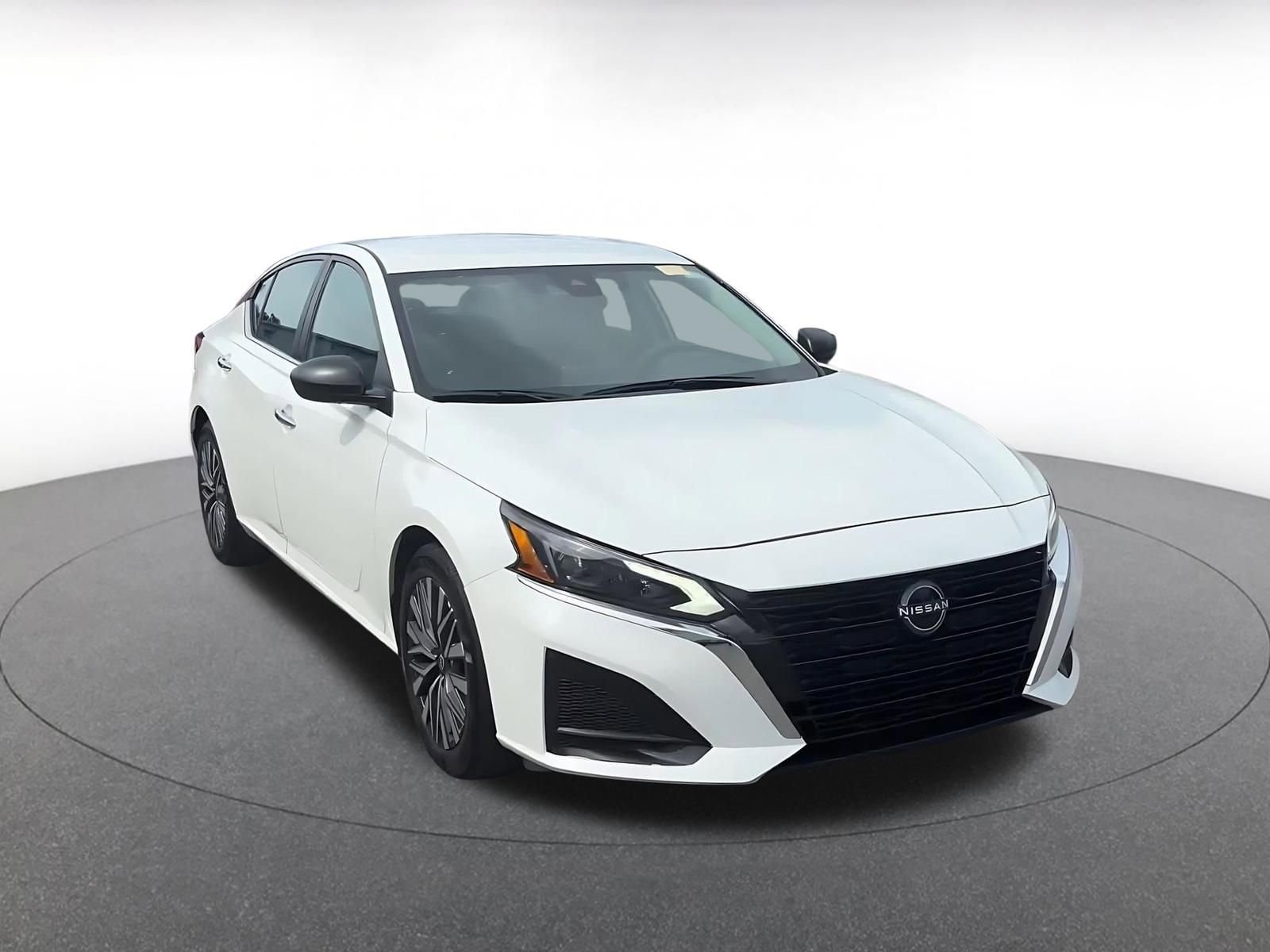 Thumbnail: 2025 Nissan Altima - 2
