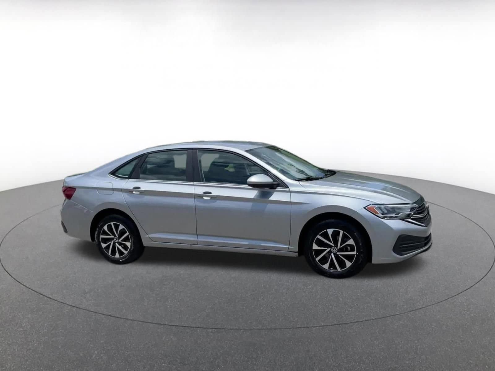 Thumbnail: 2024 Volkswagen Jetta - 1