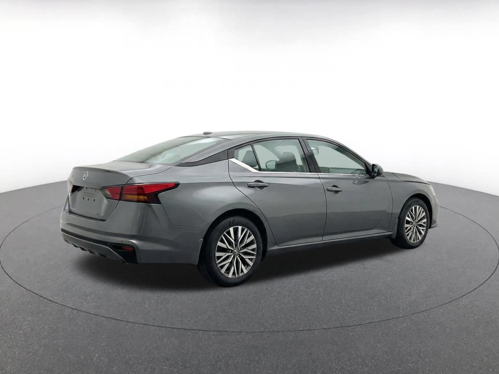 Thumbnail: 2025 Nissan Altima - 10