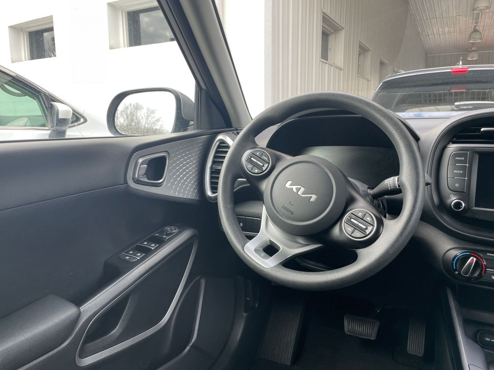 Thumbnail: 2025 Kia Soul - 32