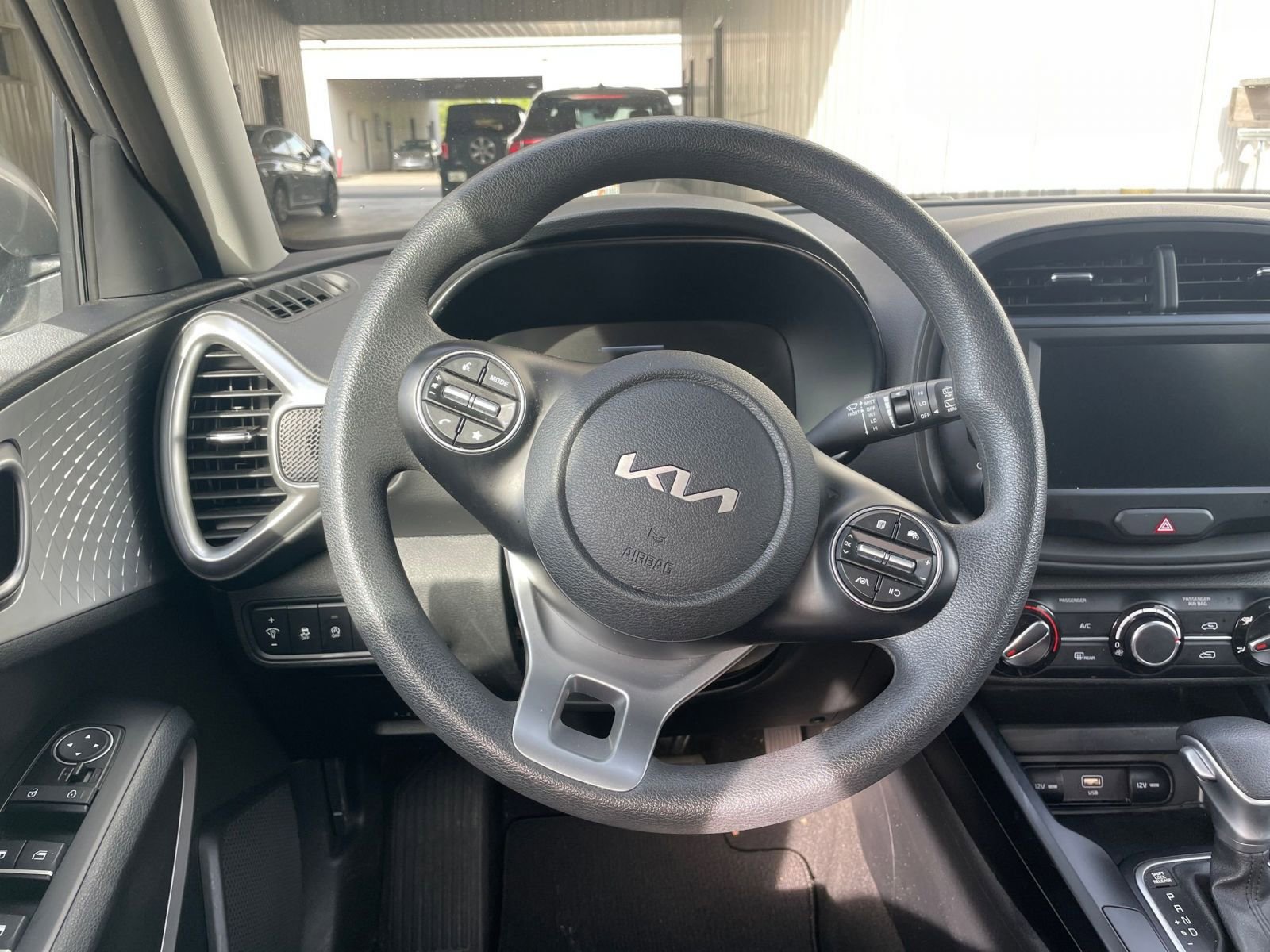Thumbnail: 2025 Kia Soul - 25