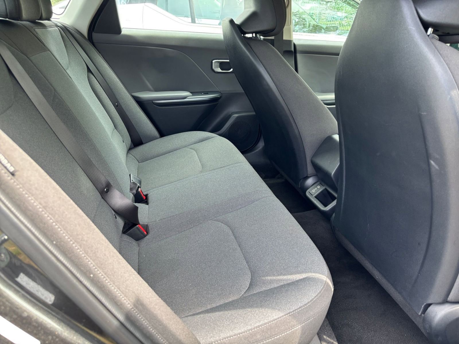 2025 Kia K4 LXS - Photo 24