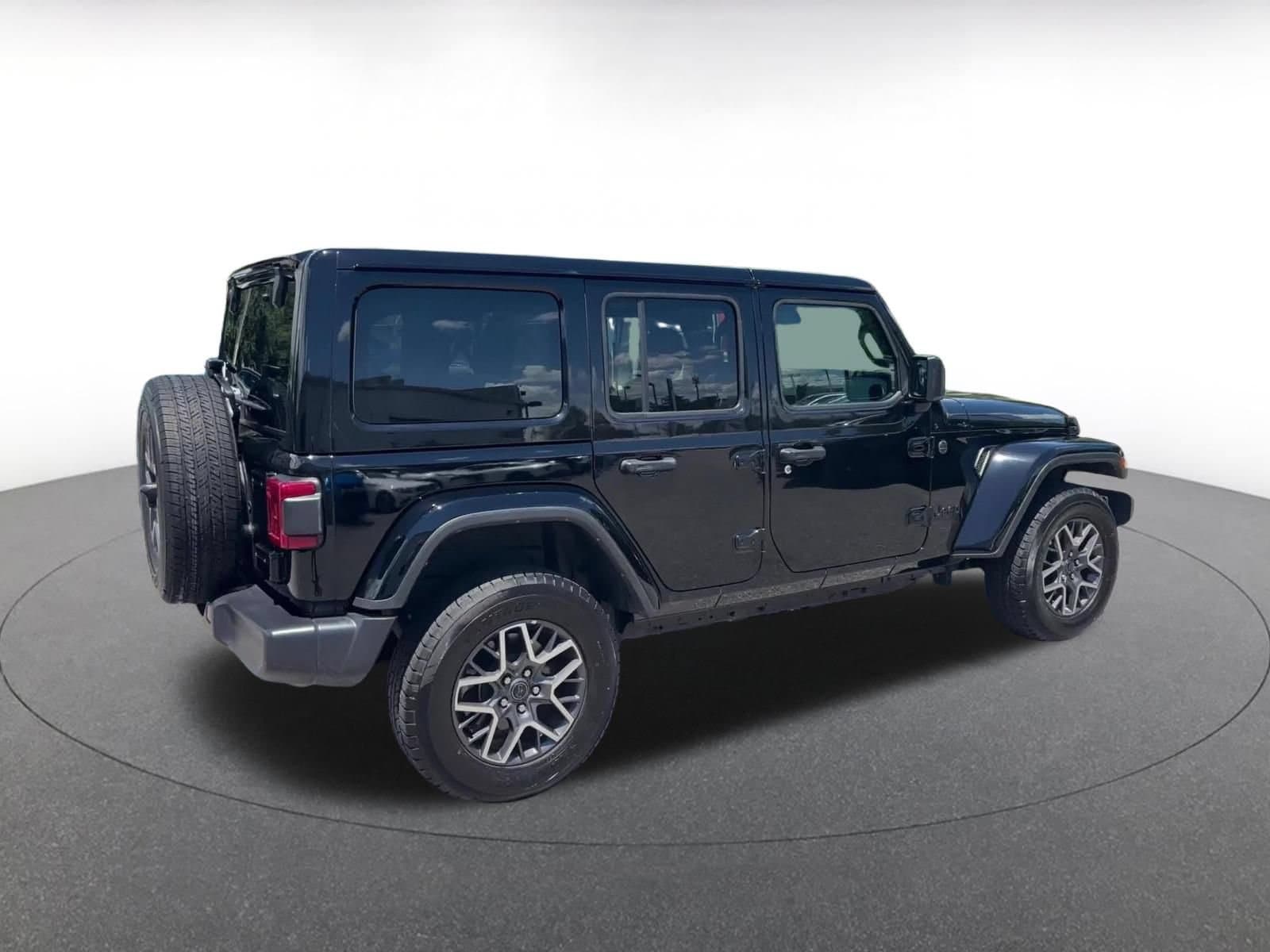 Thumbnail: 2025 Jeep Wrangler - 14