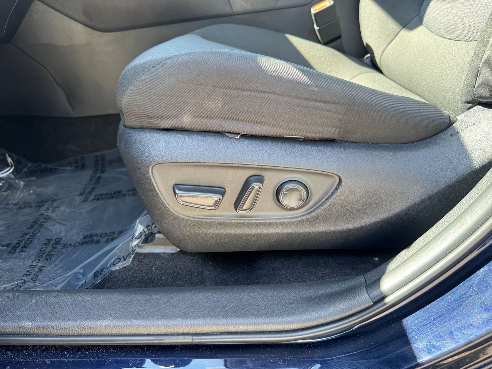 Thumbnail: 2025 Toyota RAV4 - 23