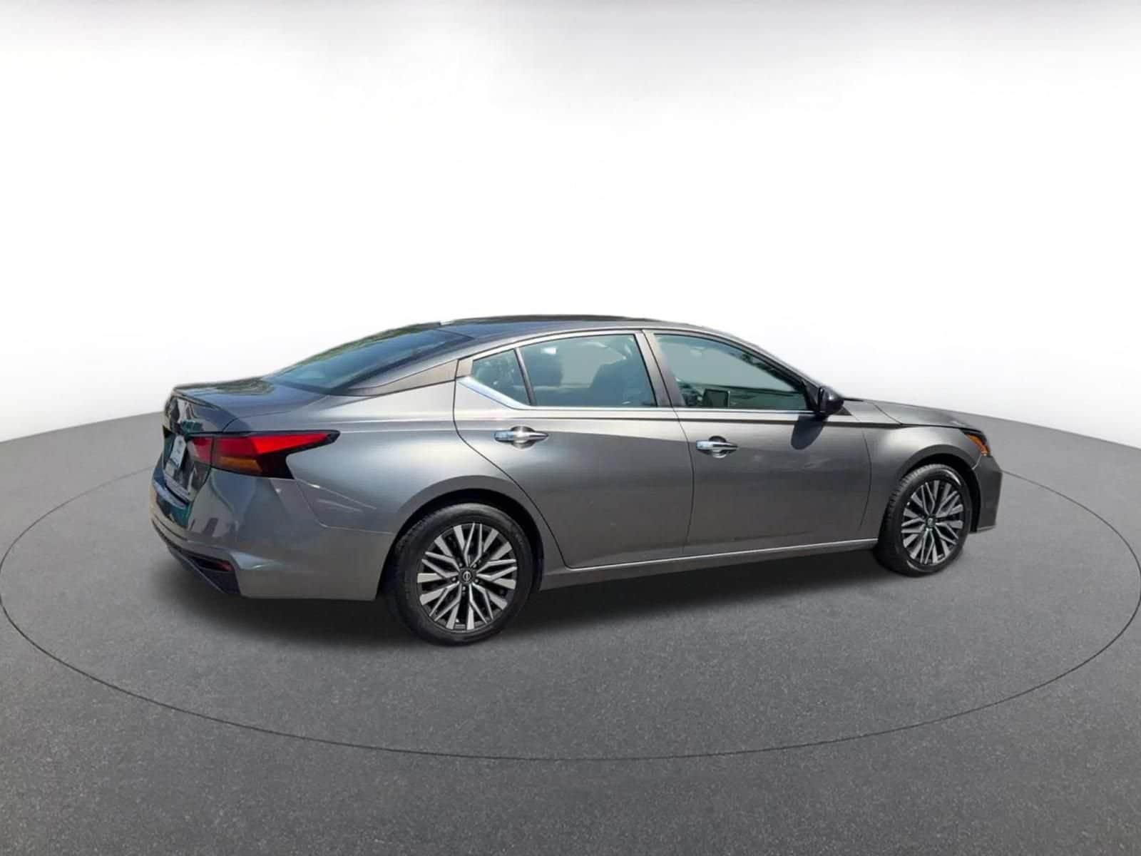 Thumbnail: 2025 Nissan Altima - 12