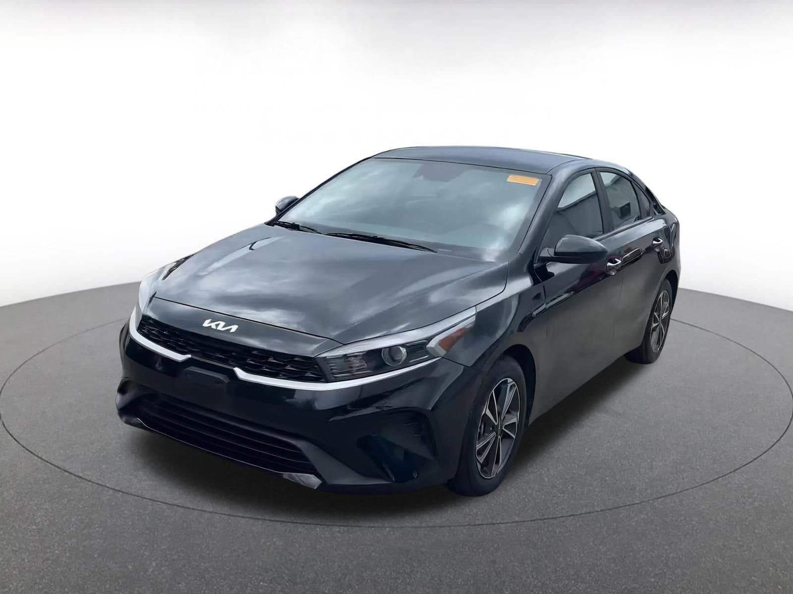 Thumbnail: 2024 Kia Forte - 7
