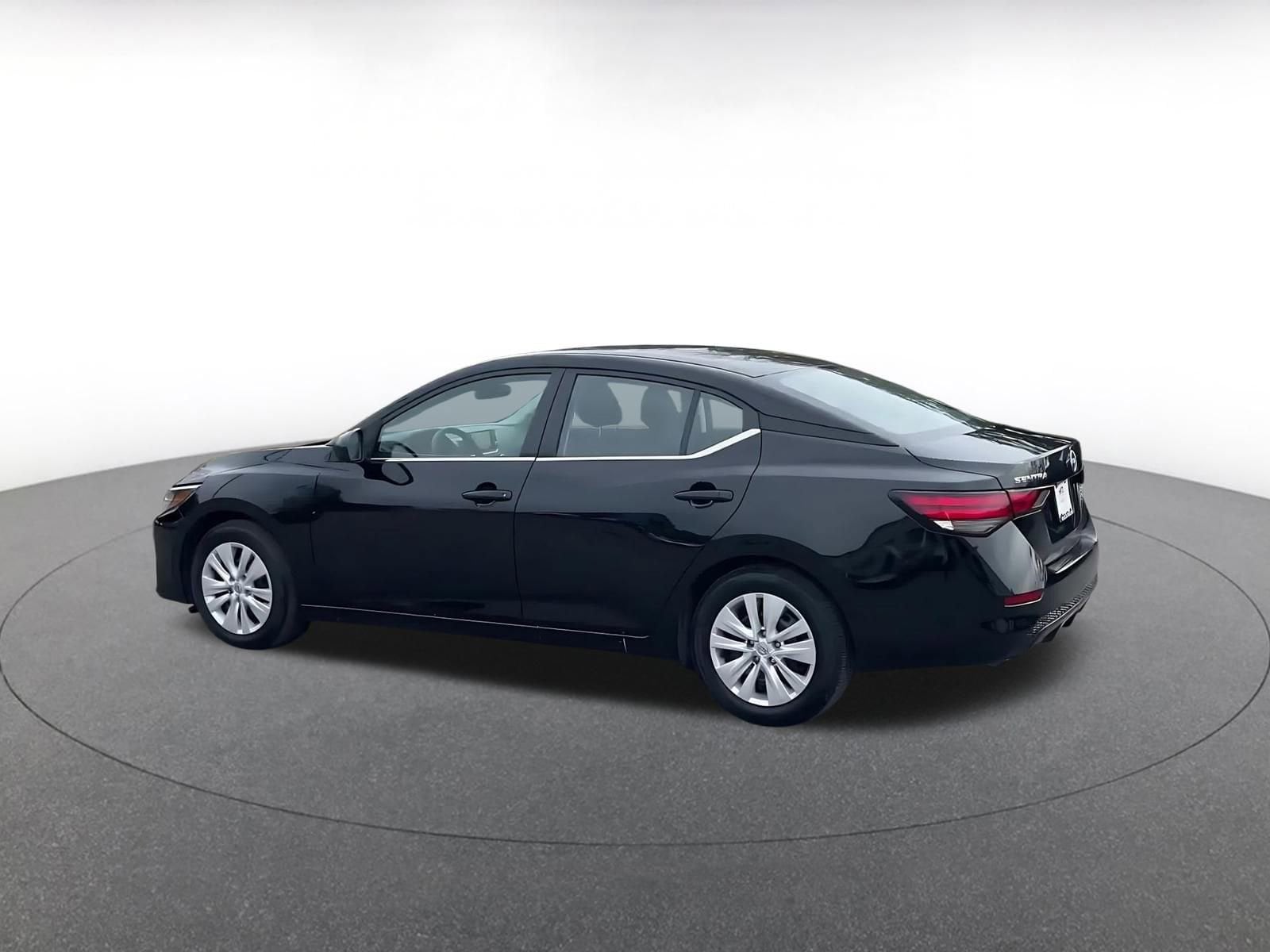 Thumbnail: 2025 Nissan Sentra - 9