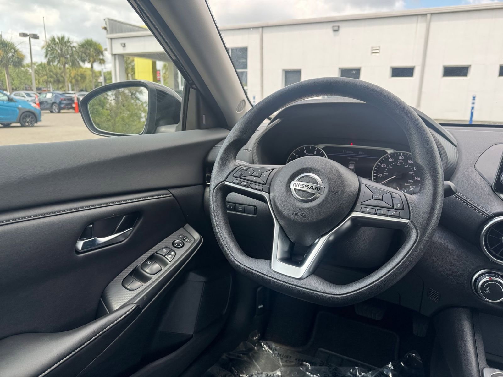 Thumbnail: 2023 Nissan Sentra - 27