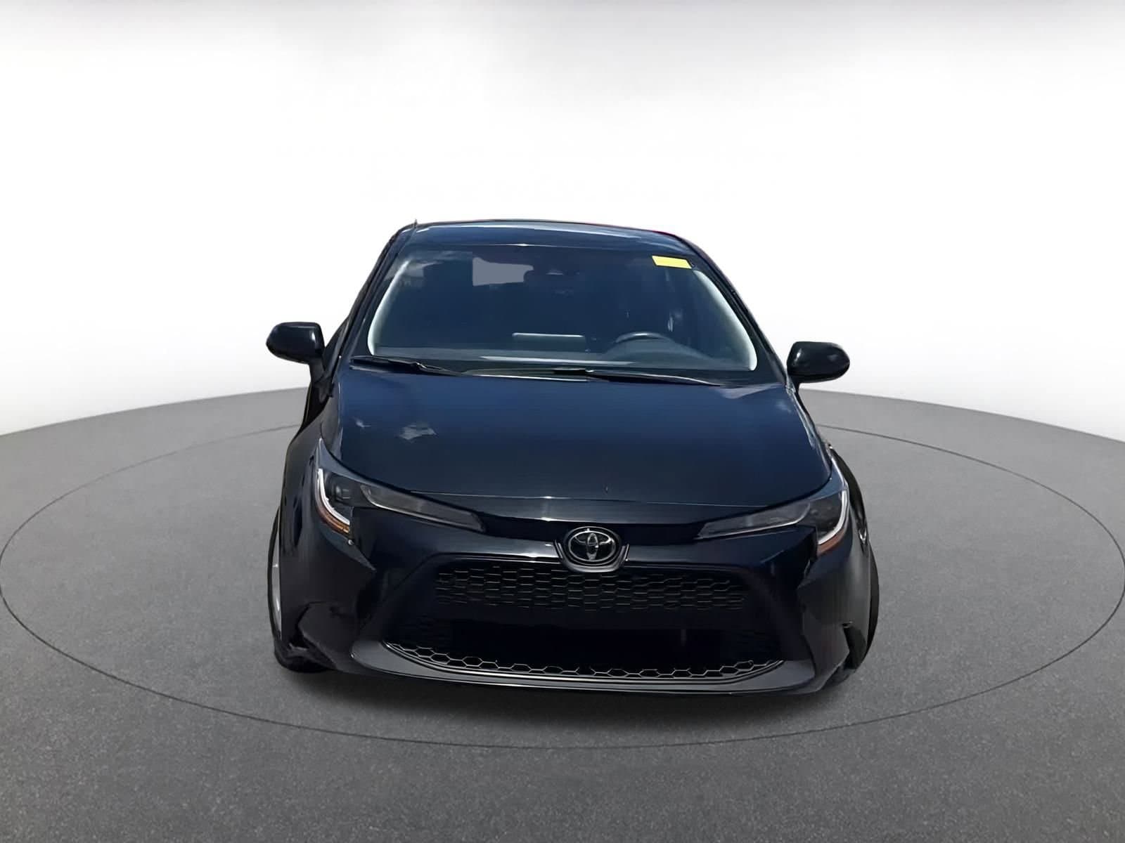 Thumbnail: 2022 Toyota Corolla - 3