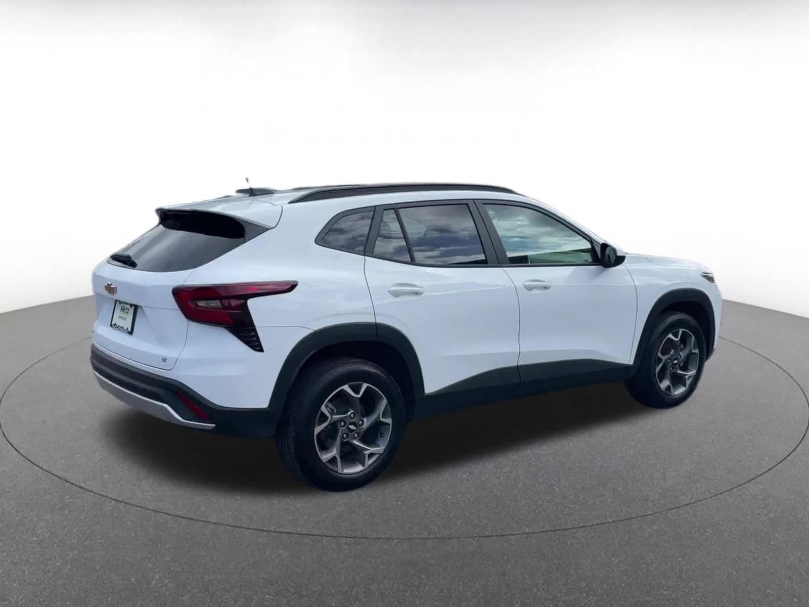 Thumbnail: 2025 Chevrolet Trax - 14