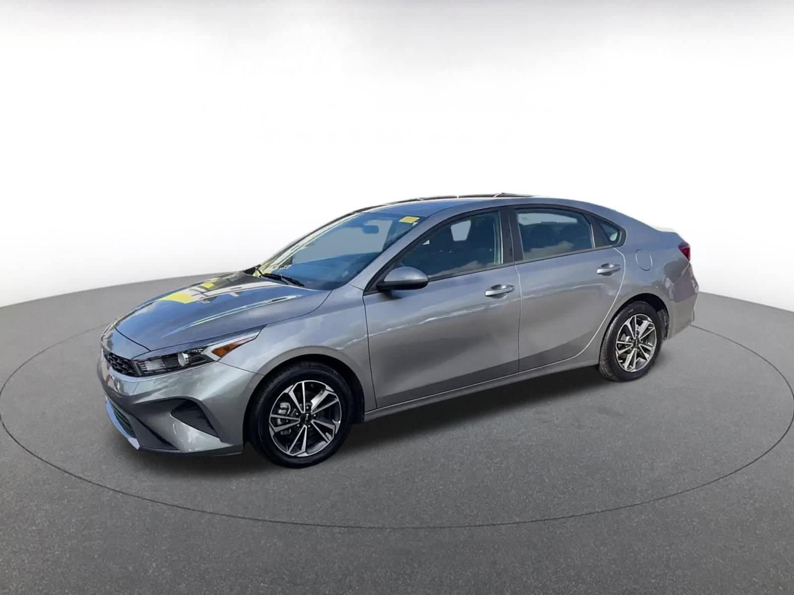 Thumbnail: 2024 Kia Forte - 7