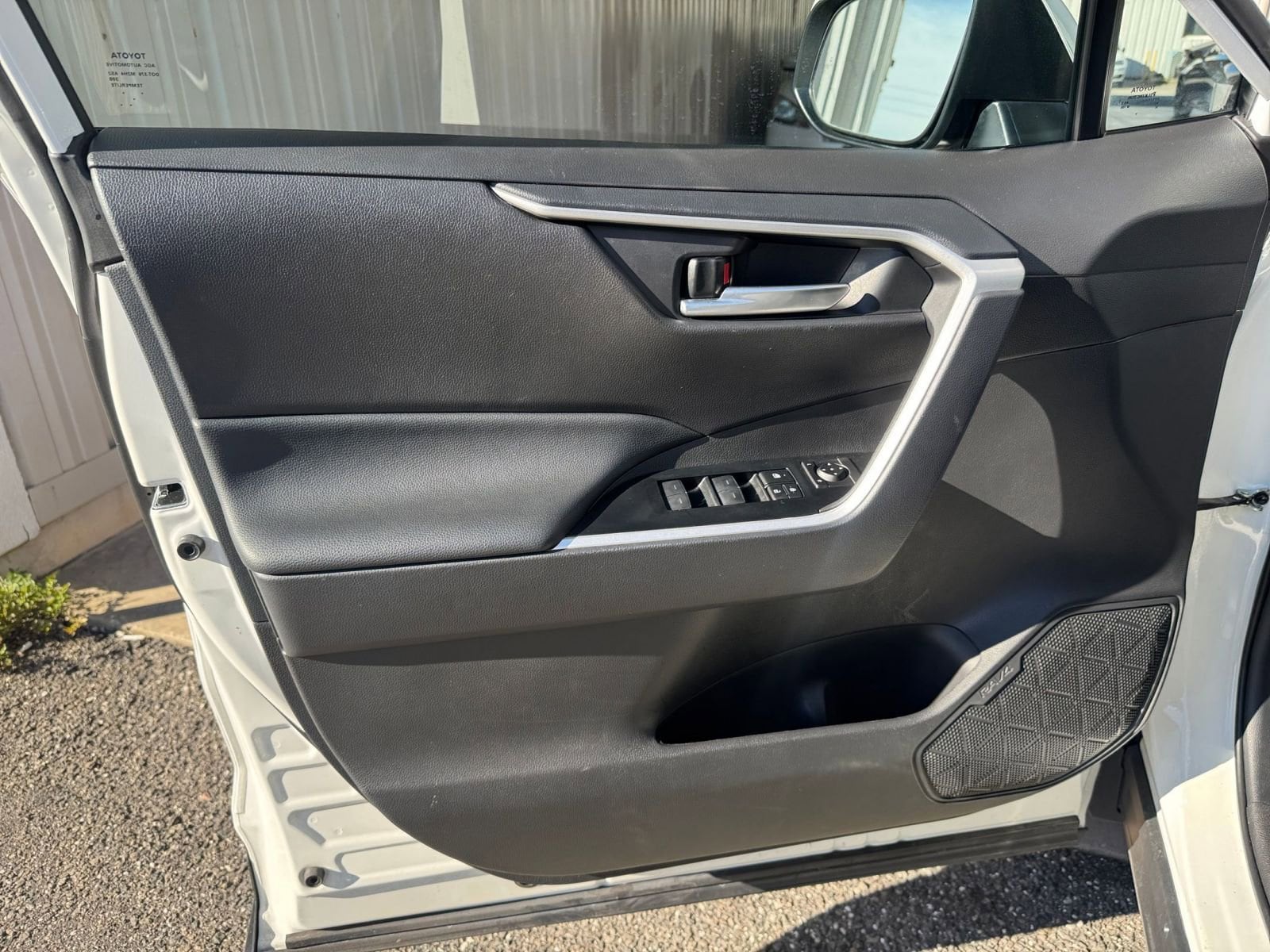 Thumbnail: 2025 Toyota RAV4 - 20