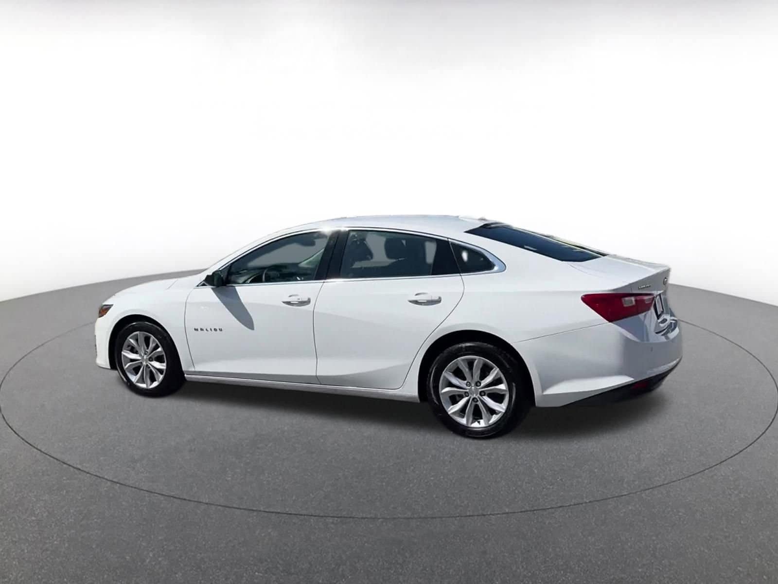 Thumbnail: 2024 Chevrolet Malibu - 9