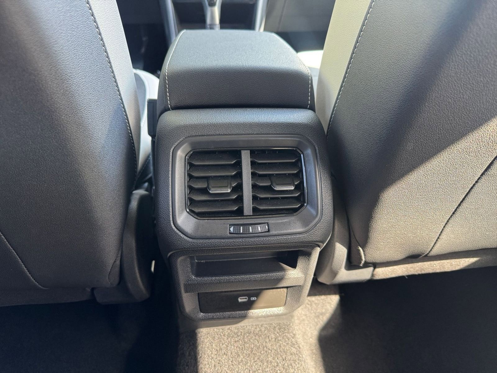 Thumbnail: 2025 Volkswagen Taos - 24