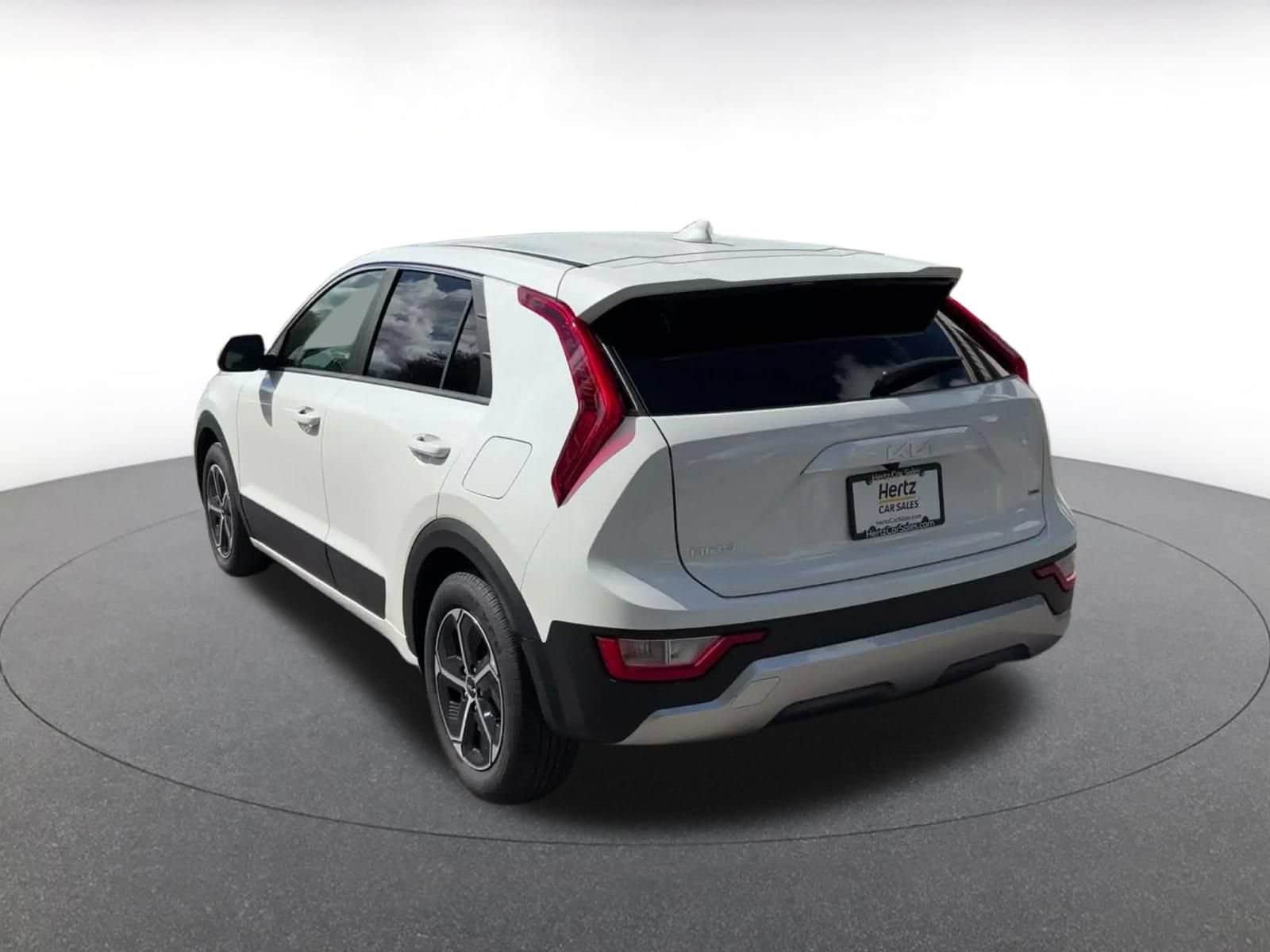 Thumbnail: 2026 Kia Niro - 9