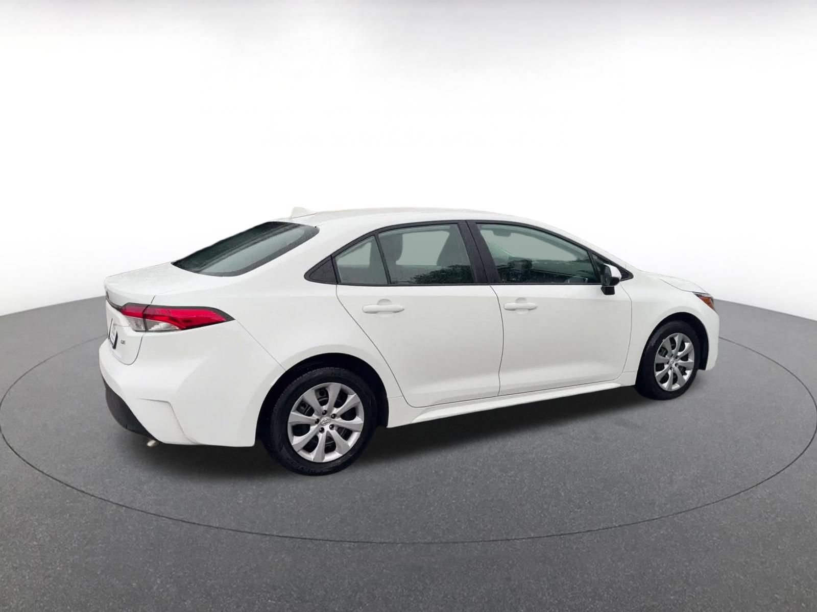 Thumbnail: 2025 Toyota Corolla - 10