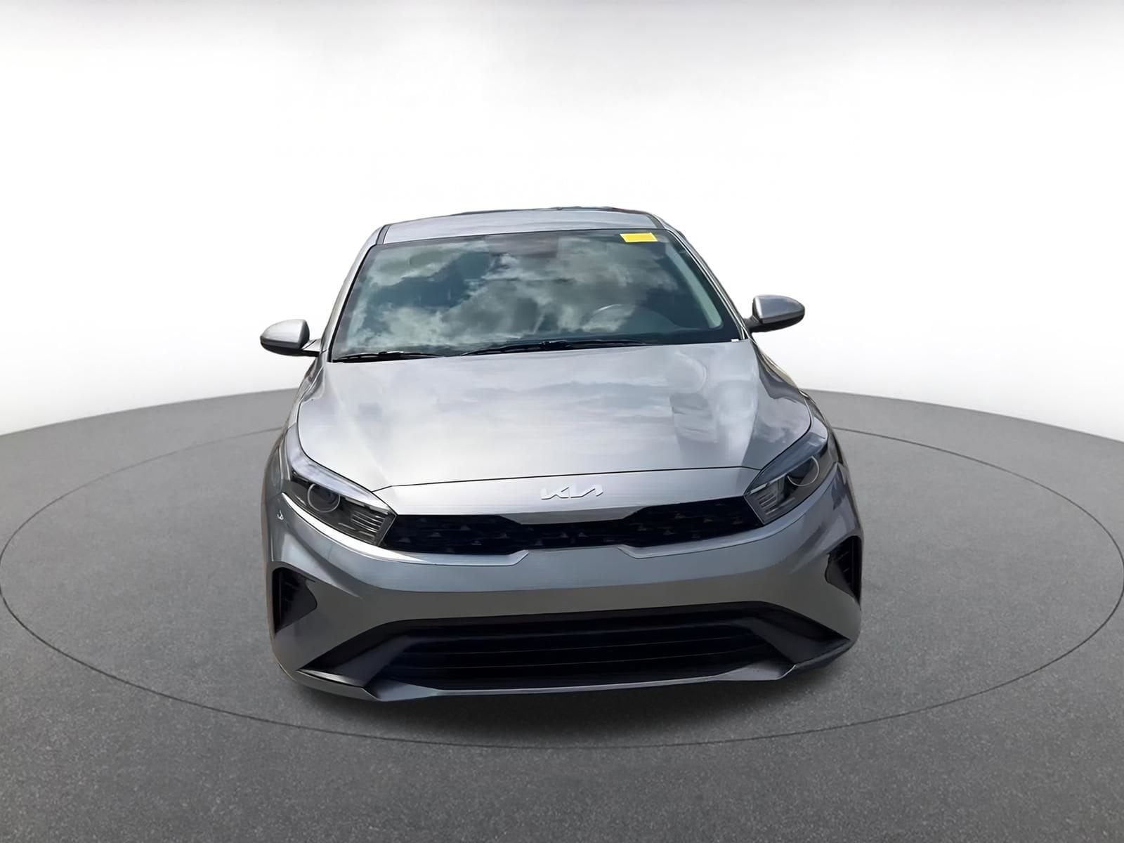 Thumbnail: 2024 Kia Forte - 3