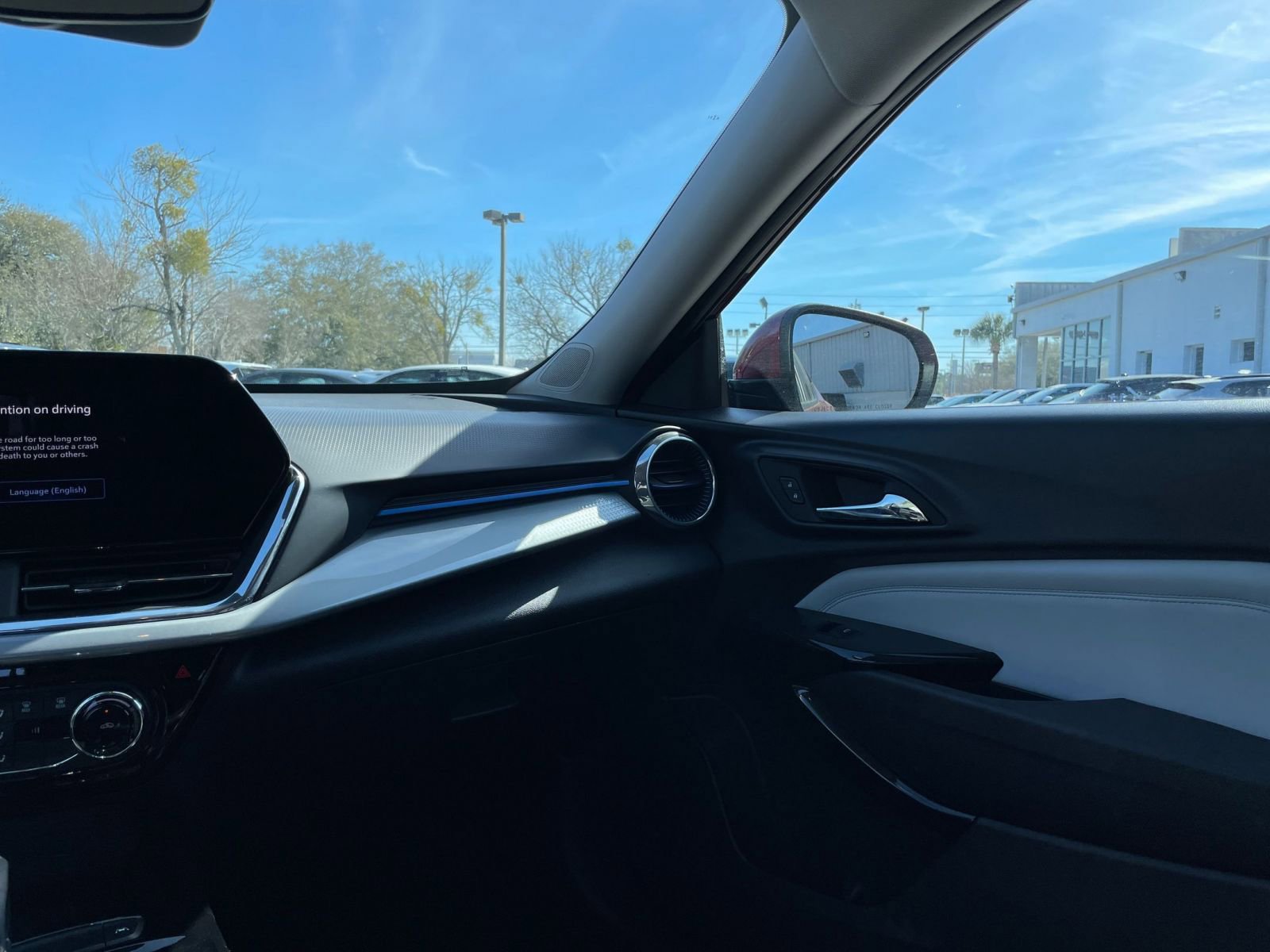 Thumbnail: 2025 Chevrolet Trax - 34