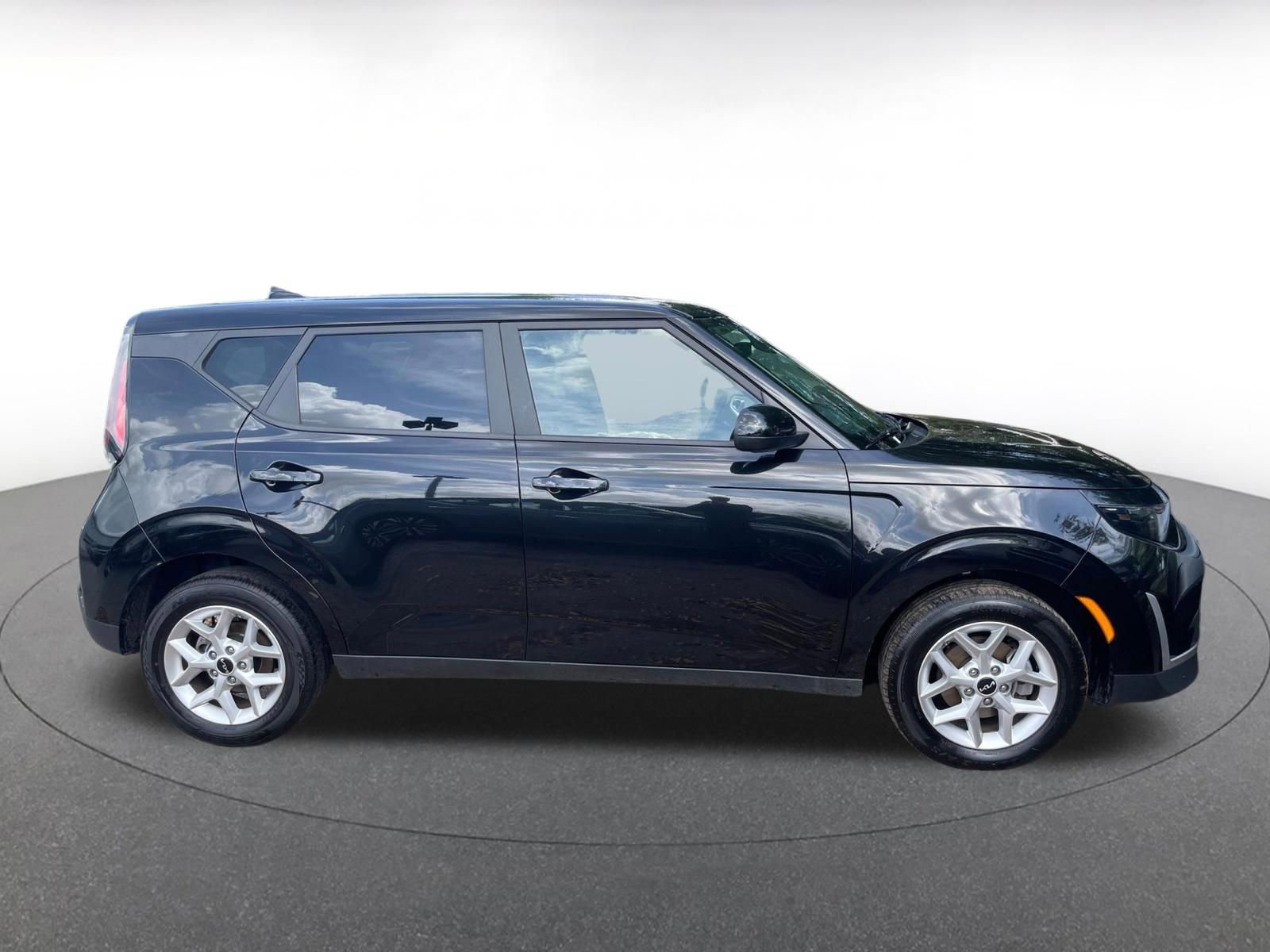 Thumbnail: 2025 Kia Soul - 15