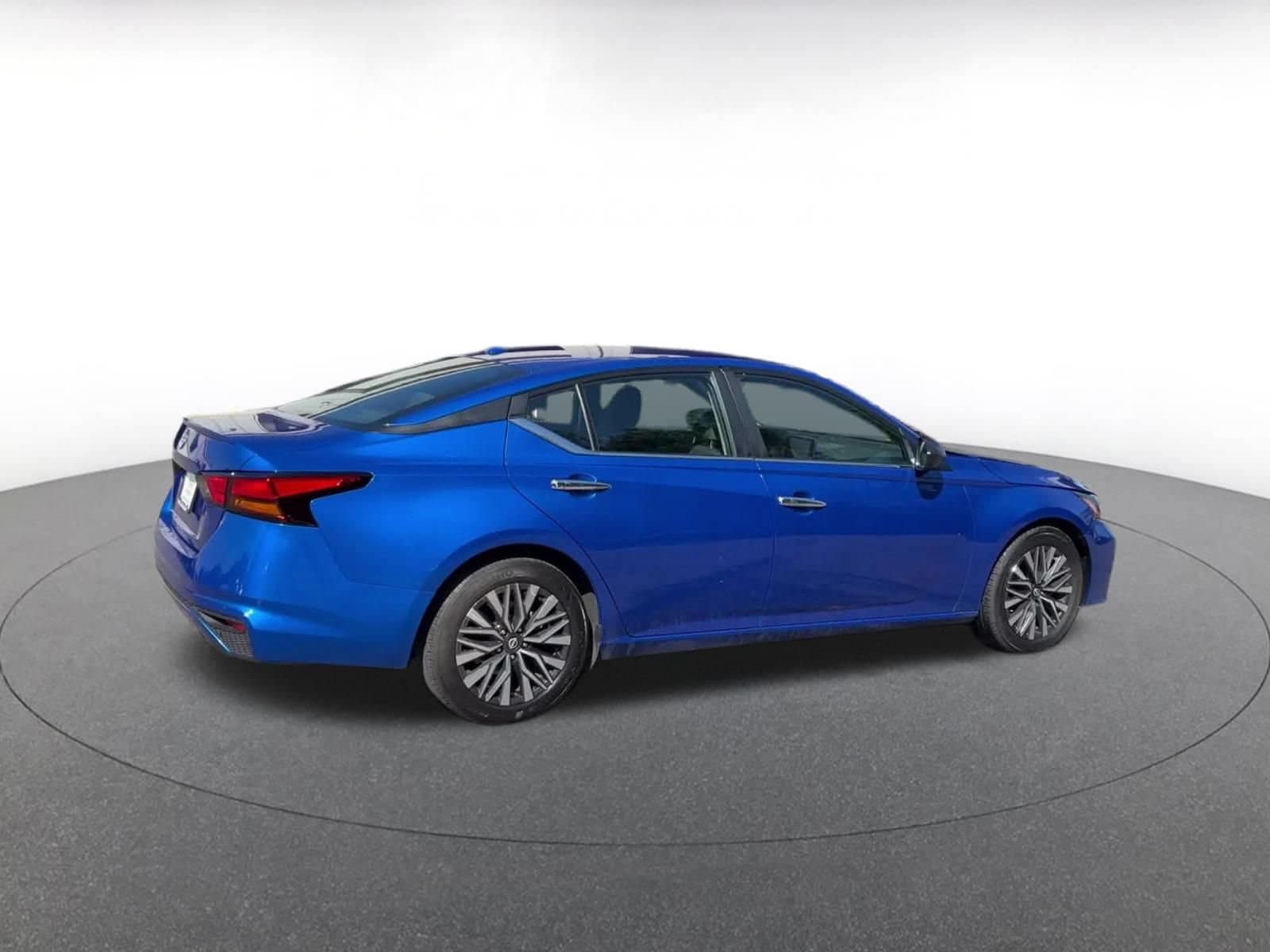 Thumbnail: 2025 Nissan Altima - 14