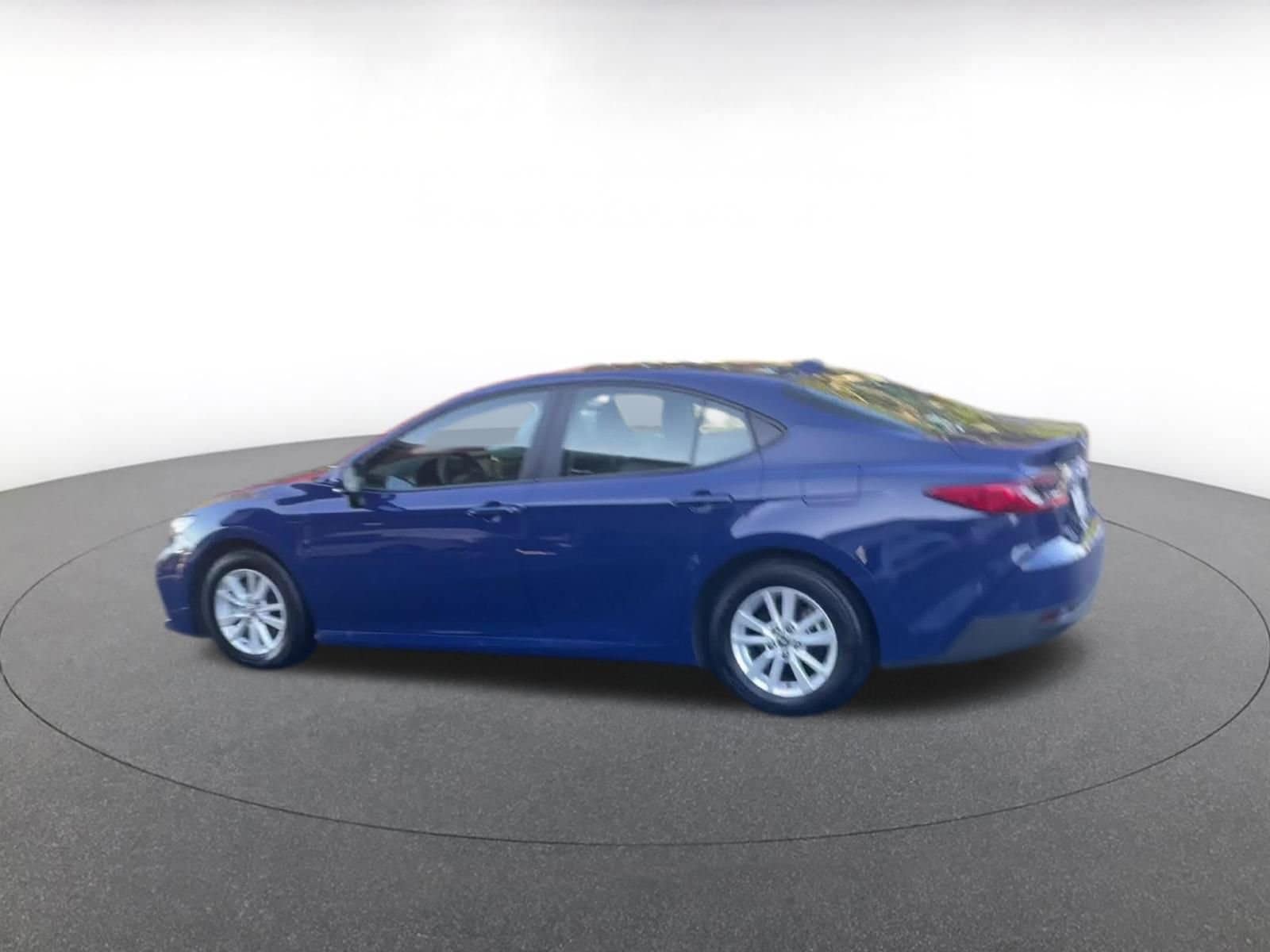 Thumbnail: 2025 Toyota Camry - 10