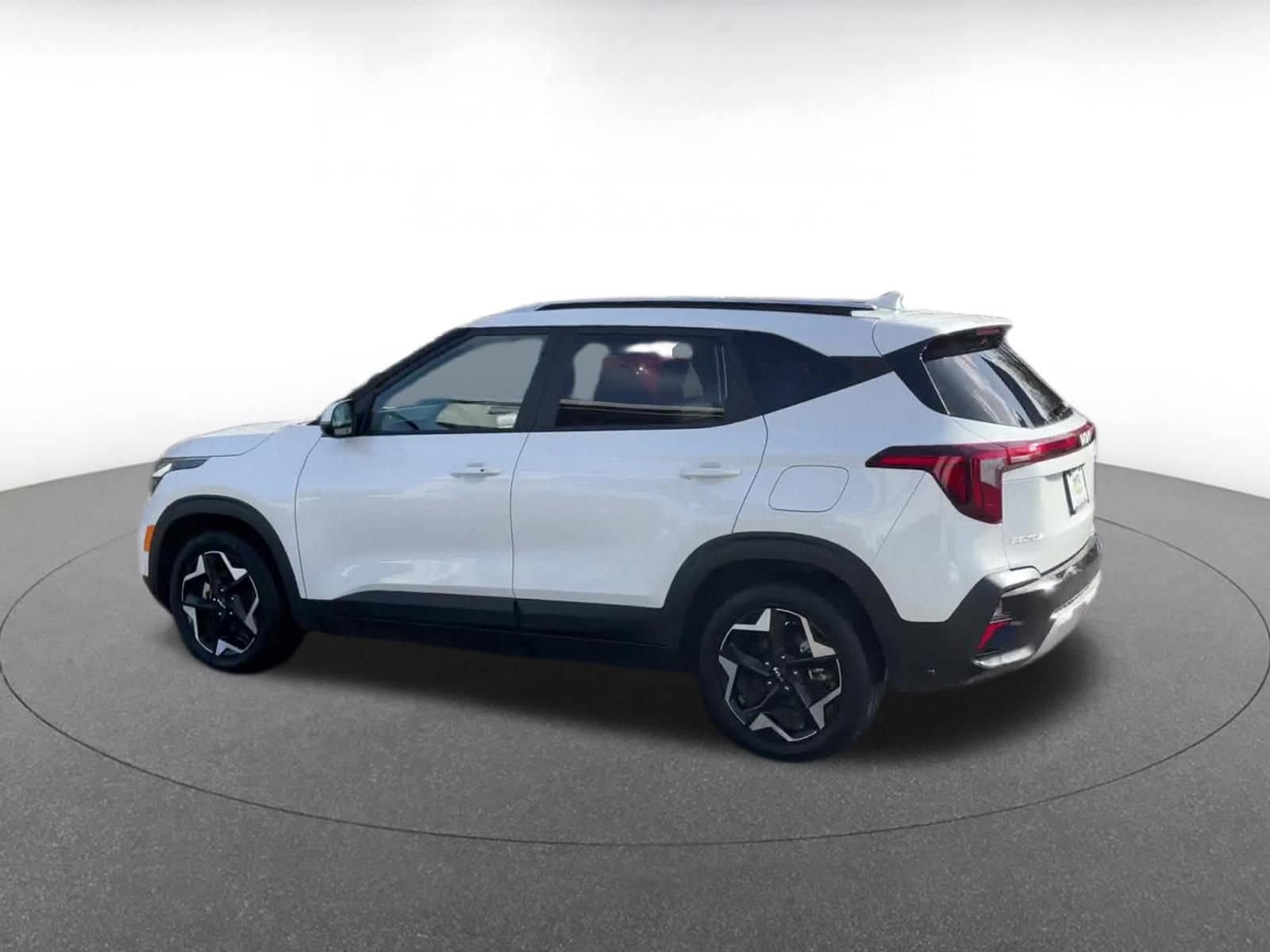 Thumbnail: 2025 Kia Seltos - 9
