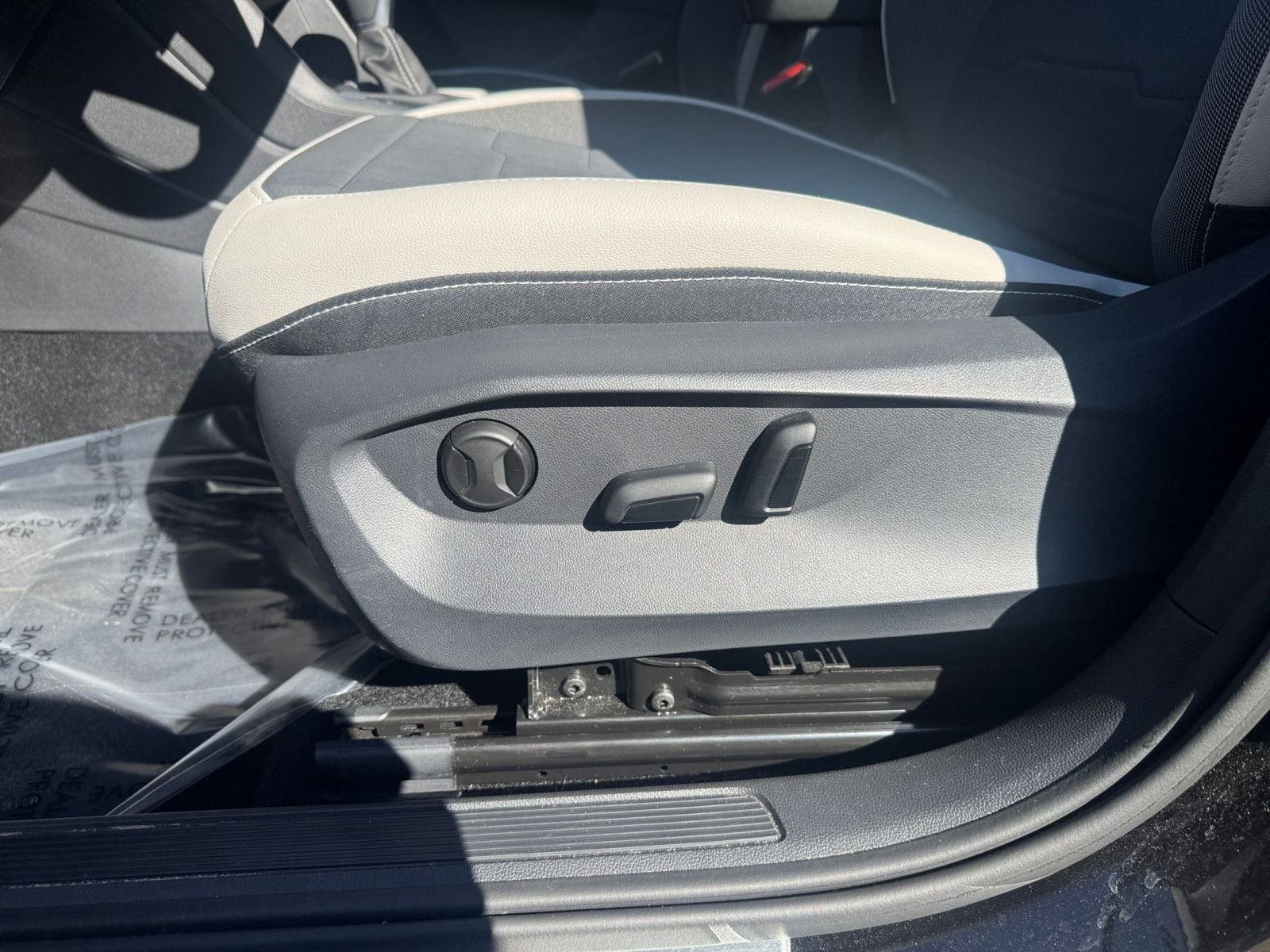 Thumbnail: 2025 Volkswagen Taos - 23