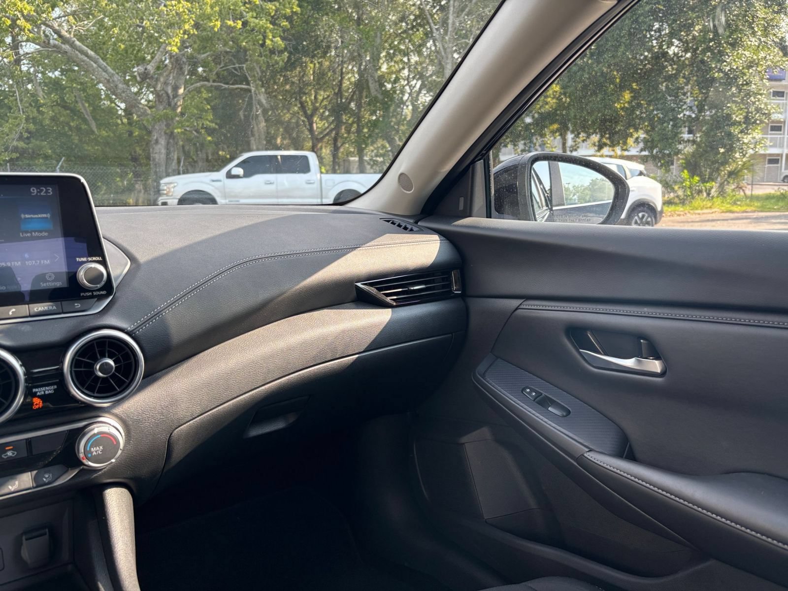 Thumbnail: 2025 Nissan Sentra - 33