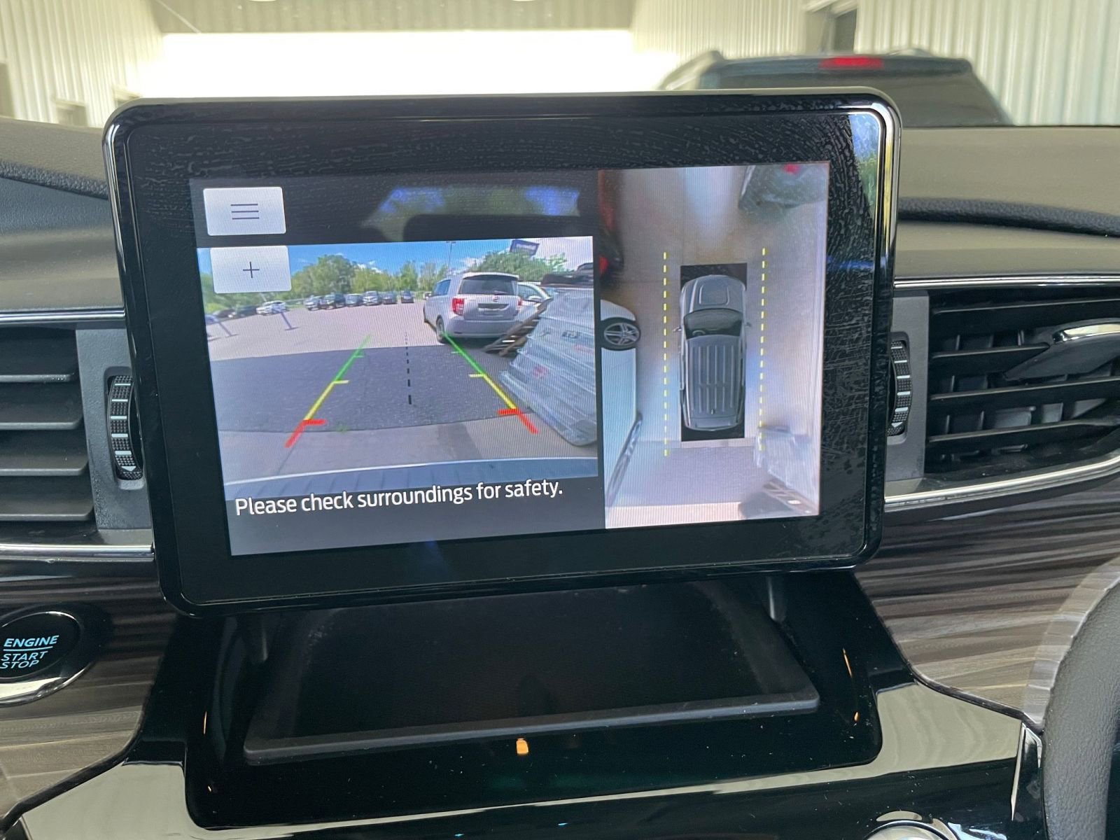 Thumbnail: 2023 Ford Explorer - 17