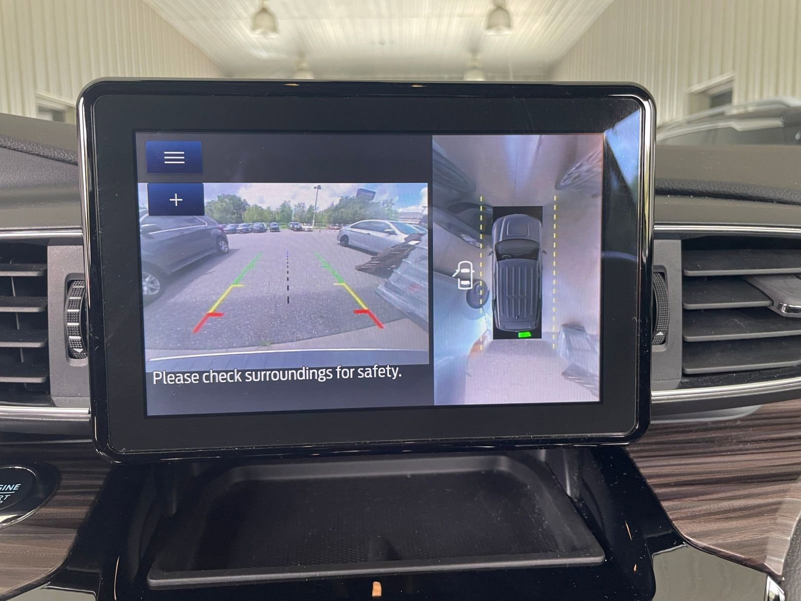 Thumbnail: 2023 Ford Explorer - 17