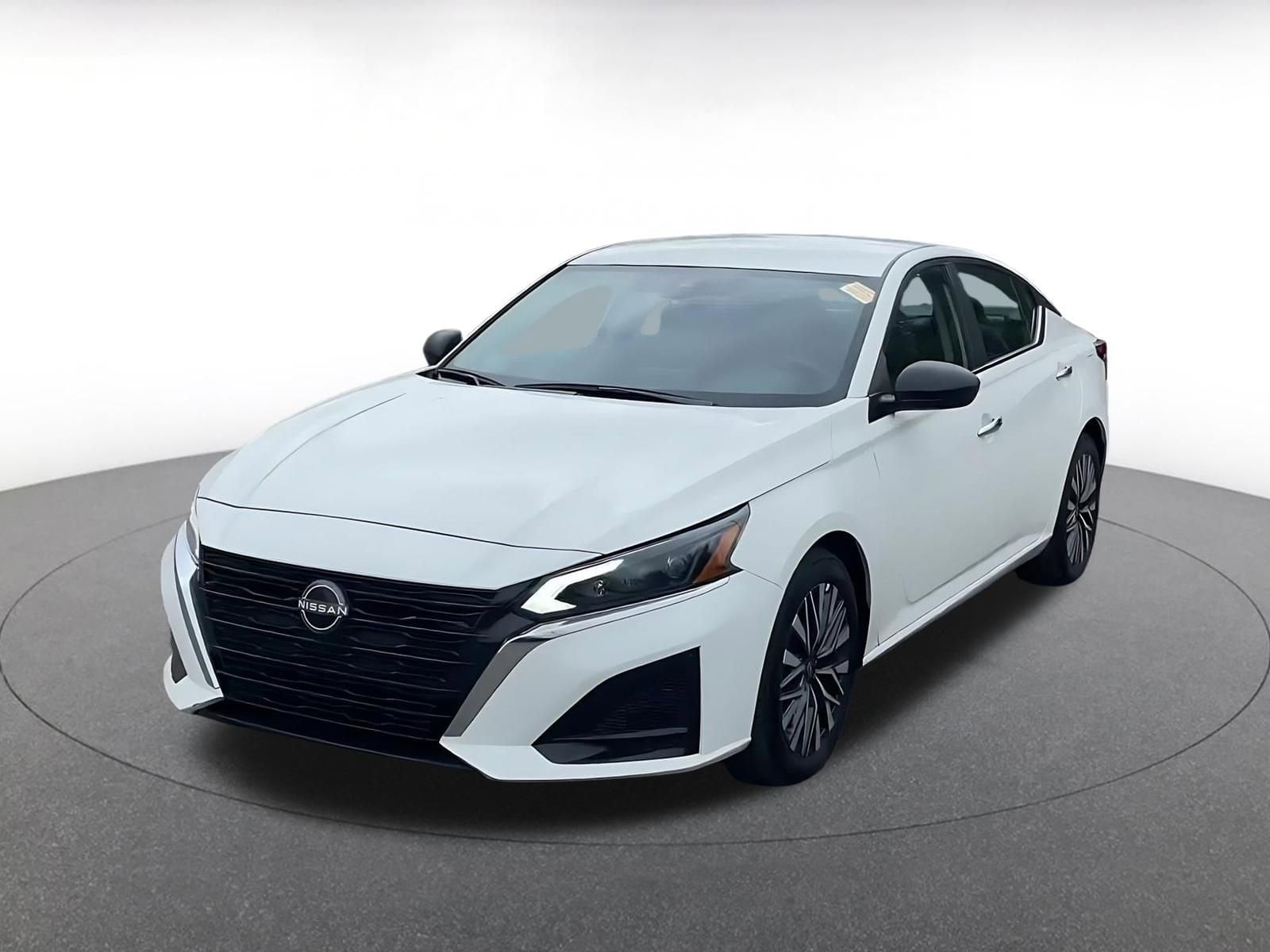 Thumbnail: 2025 Nissan Altima - 4