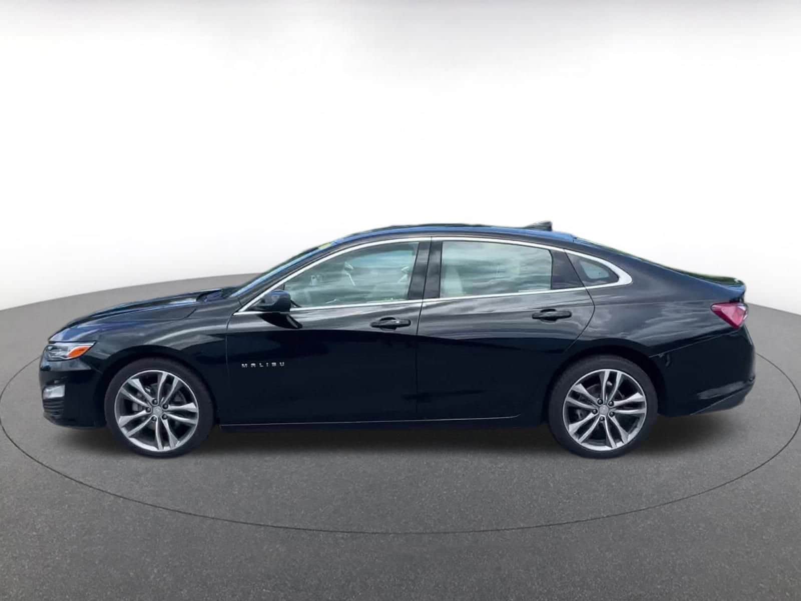 Thumbnail: 2024 Chevrolet Malibu - 9