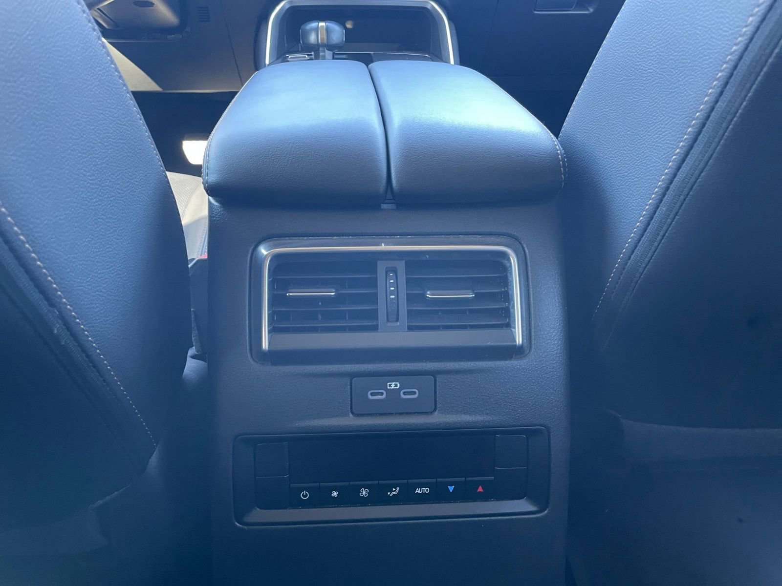 Thumbnail: 2025 Mazda CX-70 - 25