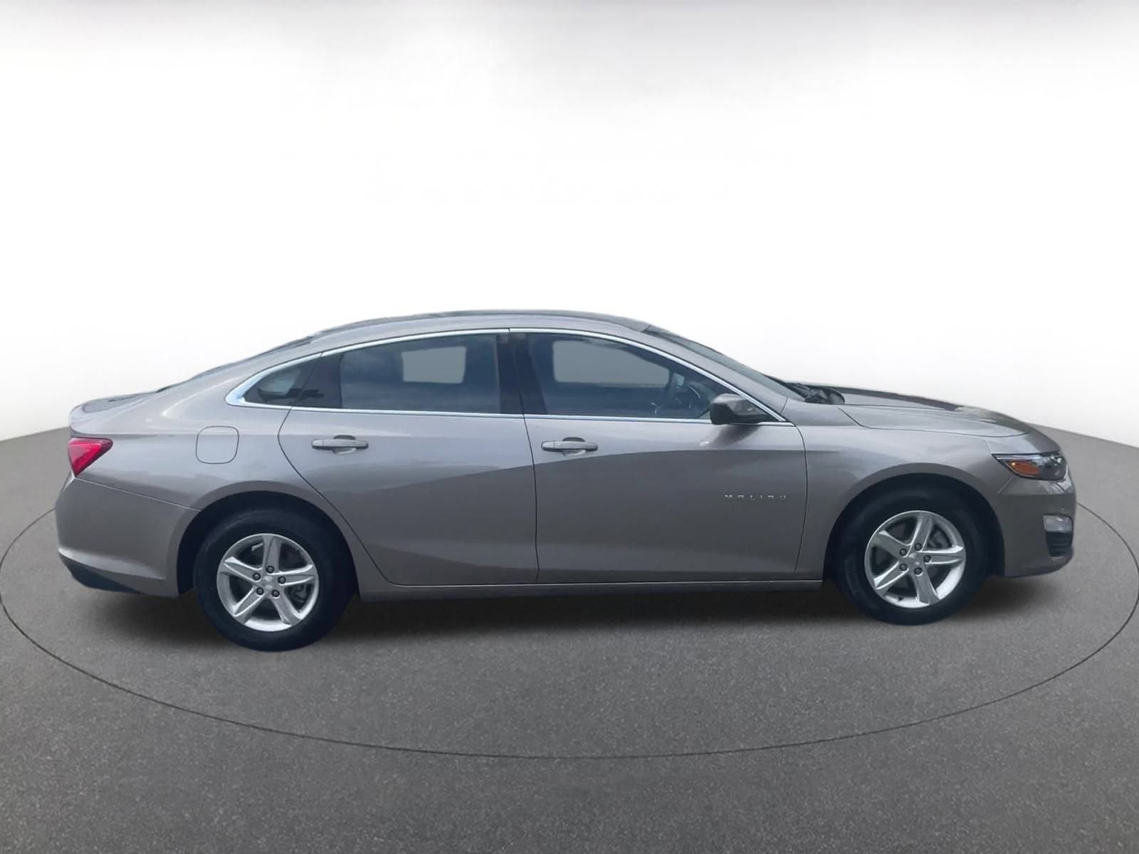 Thumbnail: 2024 Chevrolet Malibu - 16