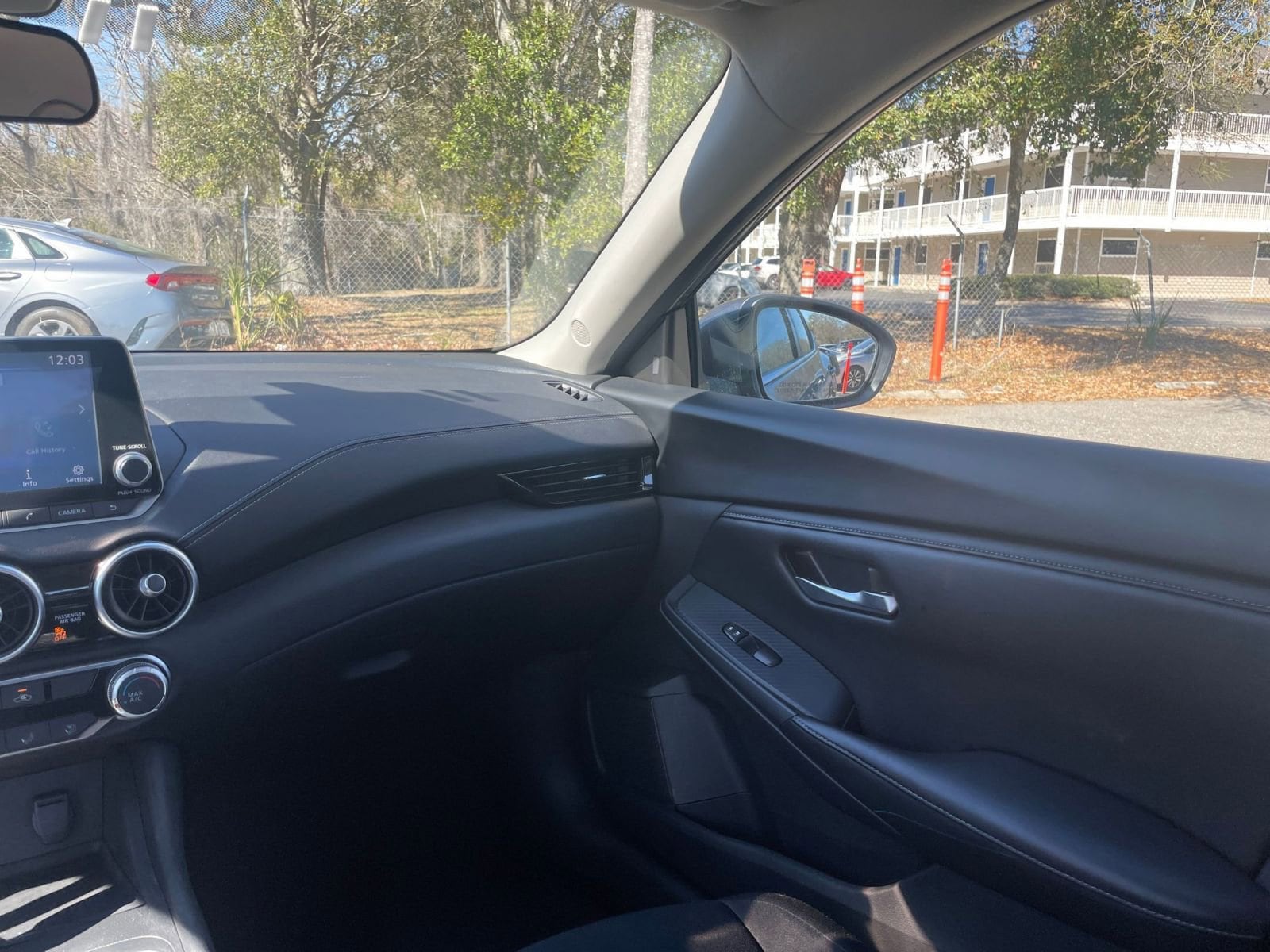 Thumbnail: 2023 Nissan Sentra - 33