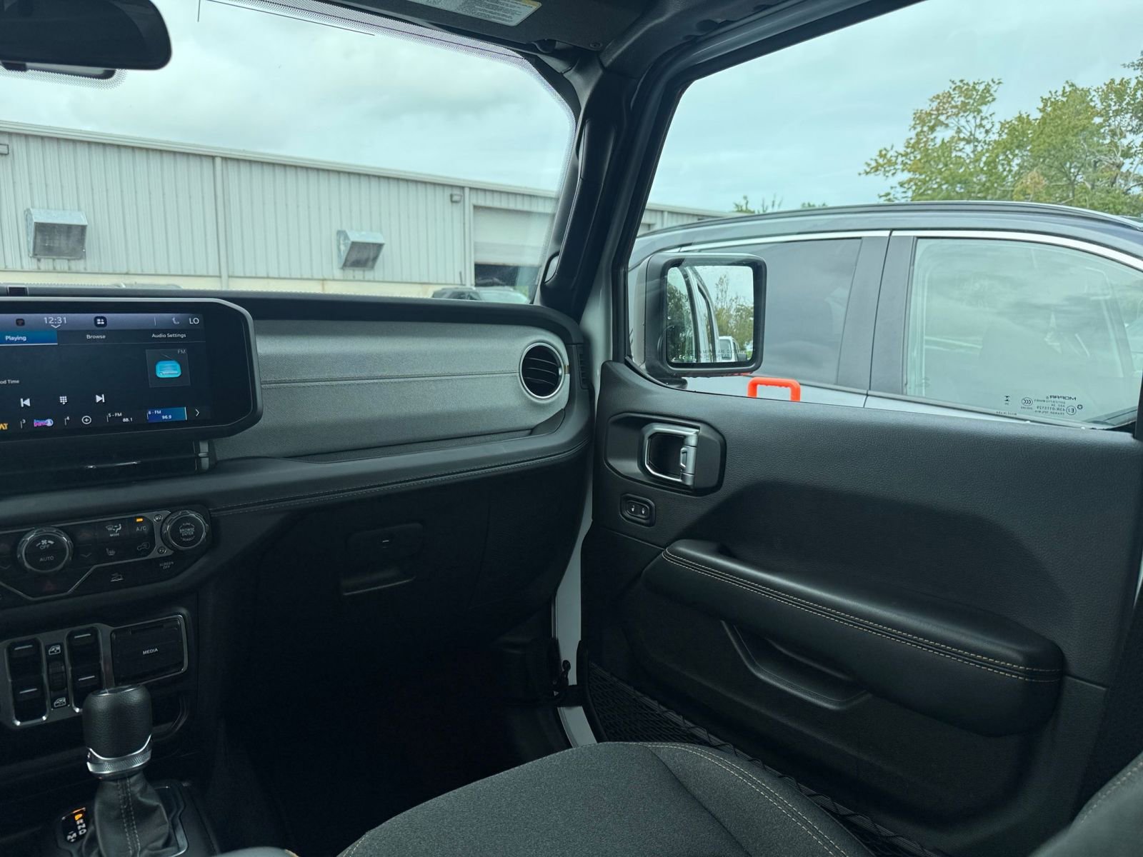 Thumbnail: 2025 Jeep Wrangler - 34