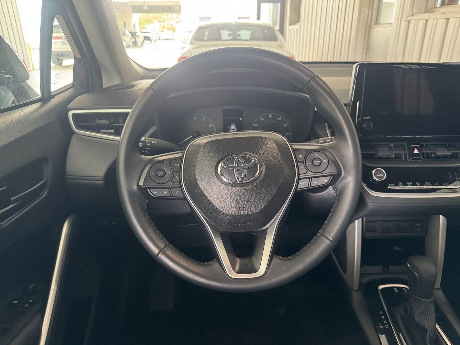 Thumbnail: 2025 Toyota Corolla Cross - 27